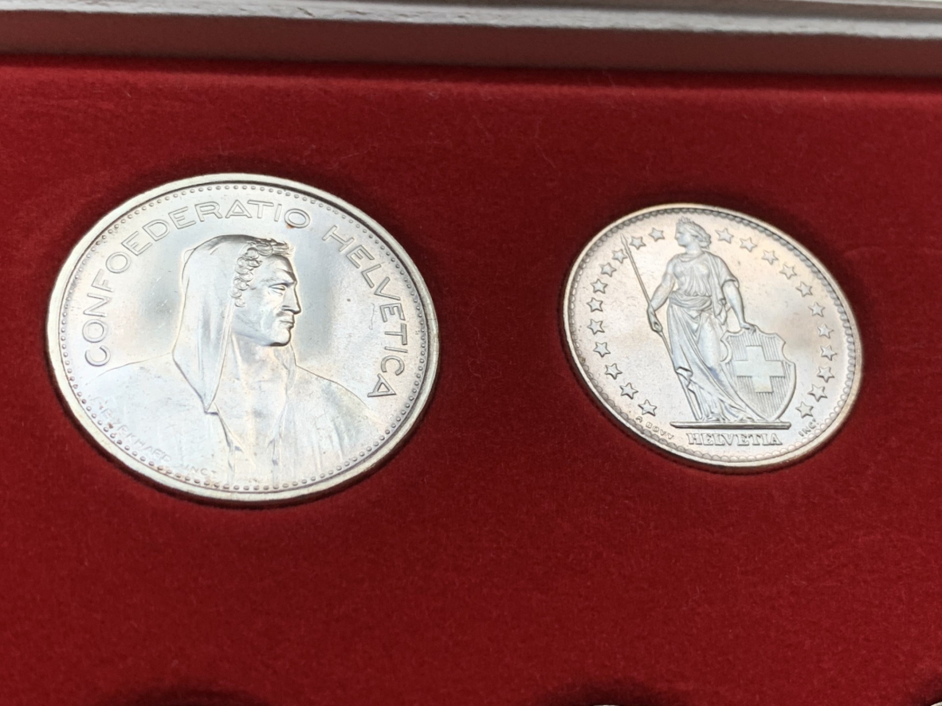 《竞宝斋》第73场-本周日，周一2场连拍（全场不限金额包邮） 瑞士1965/66年套币9枚 其中4枚大的是银币 全部BU级别品相