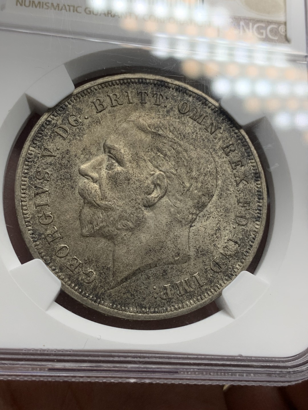 《竞宝斋》第73场-本周日，周一2场连拍（全场不限金额包邮） NGC MS63乔五1935木马剑，五彩原味包浆，重彩少见！上海严评产物，可参考竞宝斋往届白币63价格都600+！