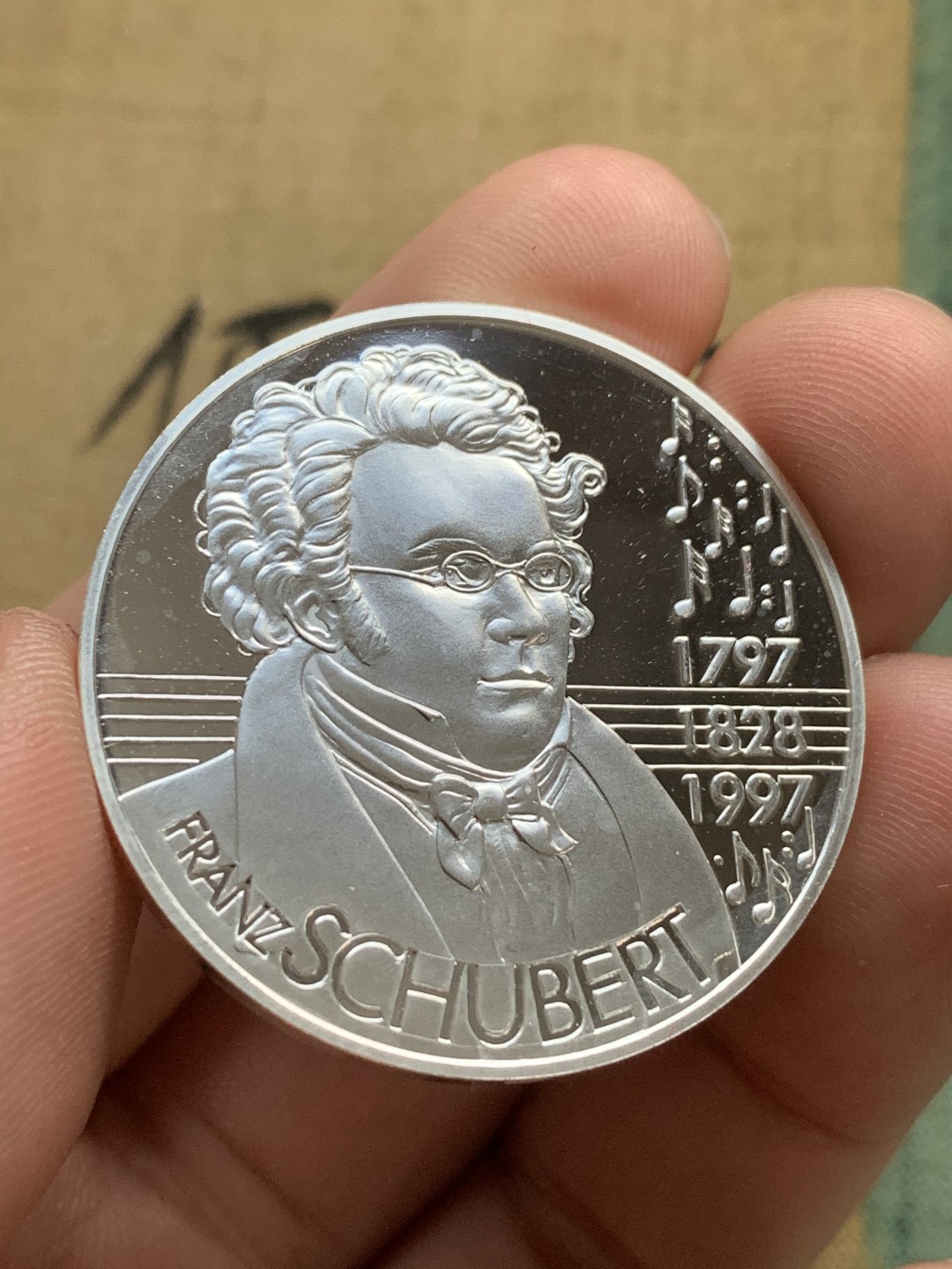 《竞宝斋》第73场-本周日，周一2场连拍（全场不限金额包邮） 原盒证书 奥地利1997年 两百周年纪念弗朗茨·舒伯特 25ECU精制大银币 22克