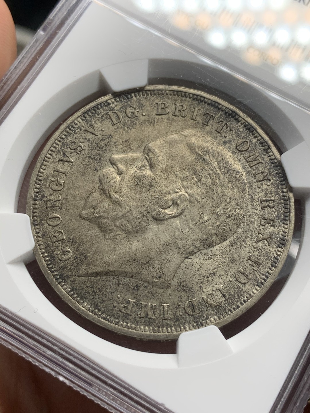 《竞宝斋》第73场-本周日，周一2场连拍（全场不限金额包邮） NGC MS63乔五1935木马剑，五彩原味包浆，重彩少见！上海严评产物，可参考竞宝斋往届白币63价格都600+！