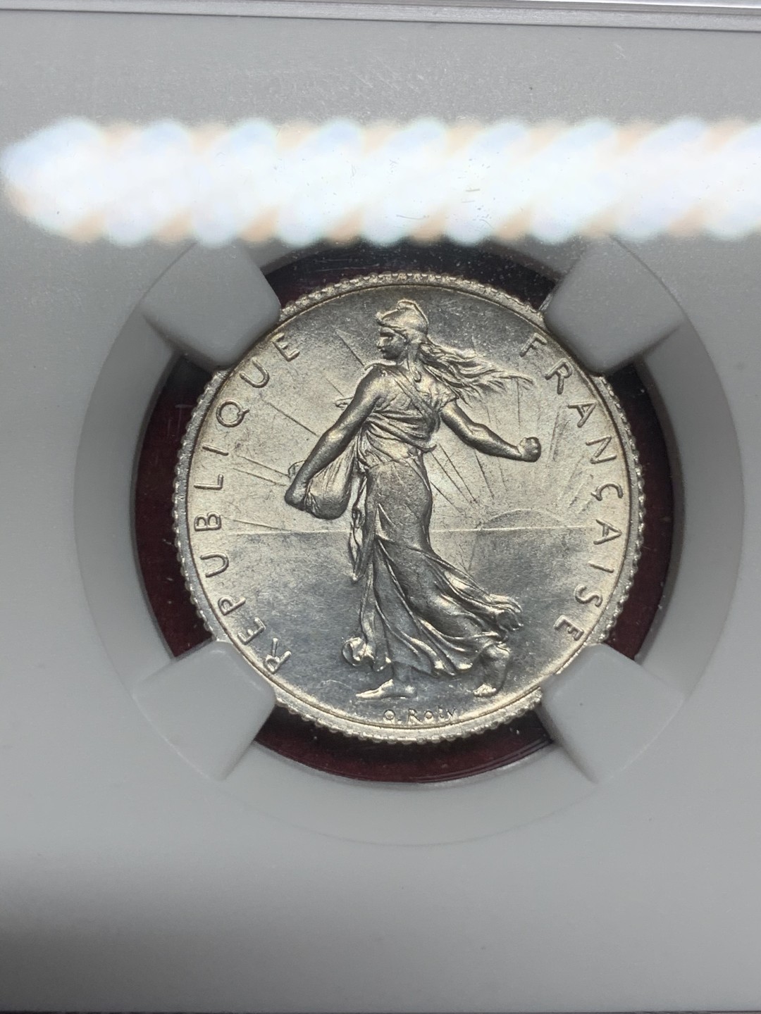 《竞宝斋》第73场-本周日，周一2场连拍（全场不限金额包邮） NGC UNC 1917年法国播种1法郎银币转光