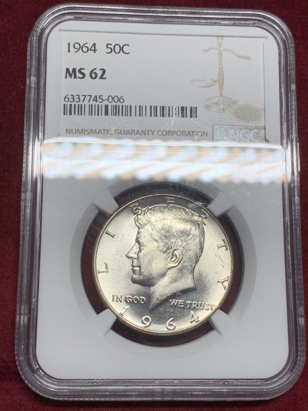 《竞宝斋》第73场-本周日，周一2场连拍（全场不限金额包邮） NGC MS62 美国 1964年 肯尼迪 半美元 50美分银币 原卷出品 阴阳面五彩 难得状态