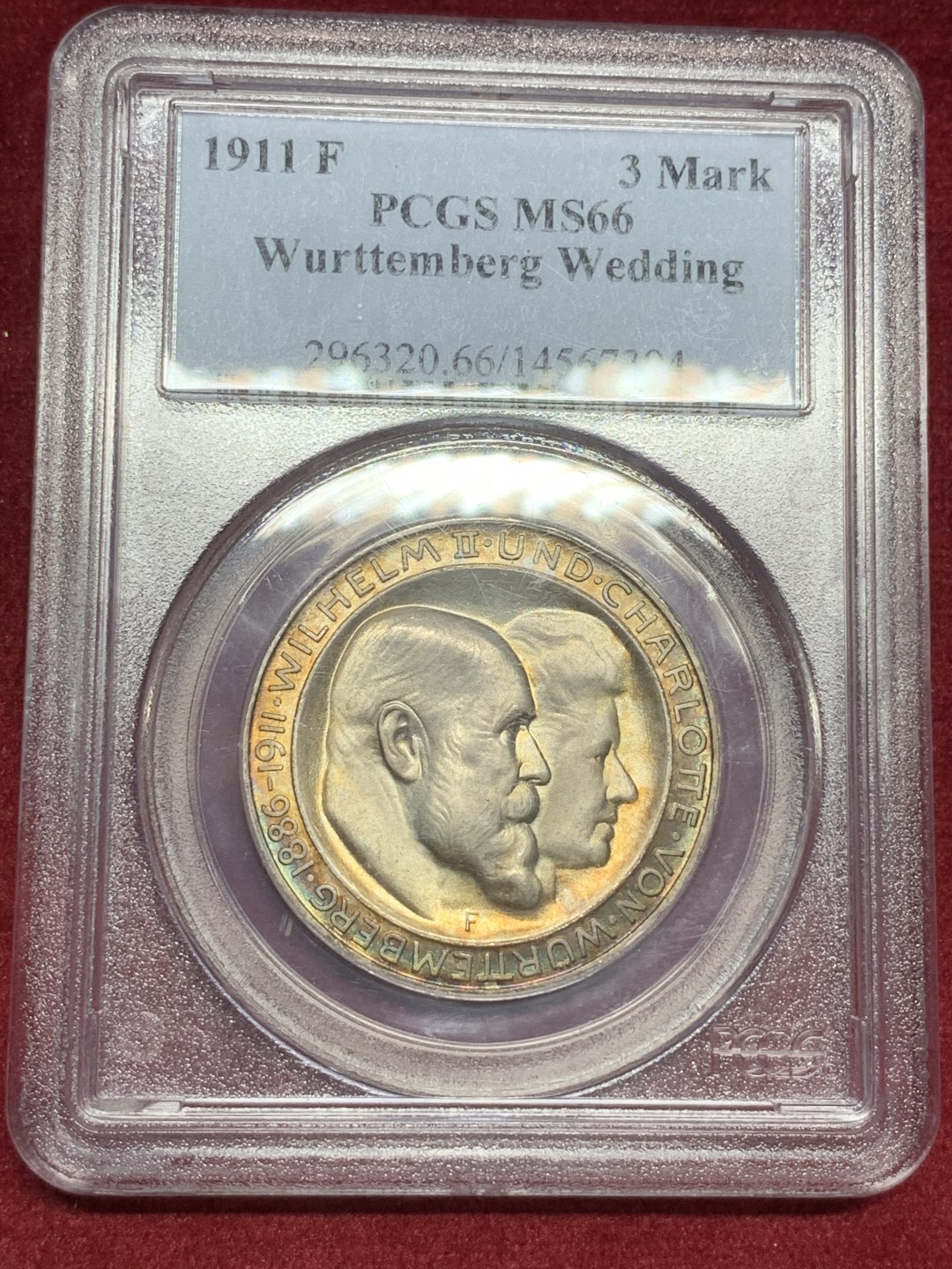 《竞宝斋》第73场-本周日，周一2场连拍（全场不限金额包邮） PCGS MS66符腾堡1911年金婚3马克 老白盒 环五彩 幻彩 非常漂亮一步到位的藏品 不到200美元 左下角L凸起稍微有点磕 老白盒大