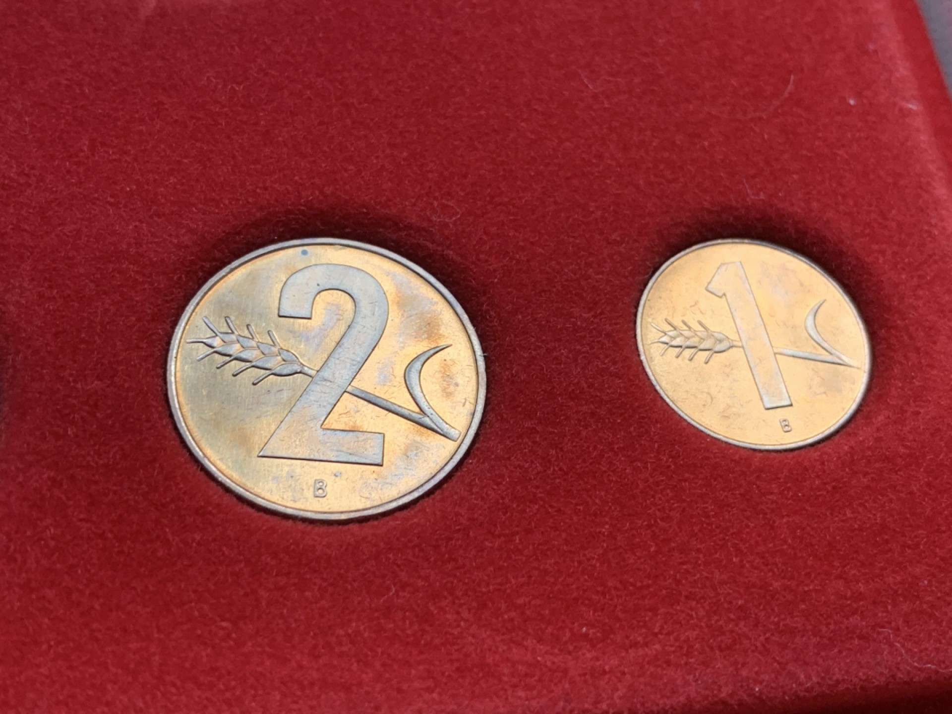 《竞宝斋》第73场-本周日，周一2场连拍（全场不限金额包邮） 瑞士1965/66年套币9枚 其中4枚大的是银币 全部BU级别品相