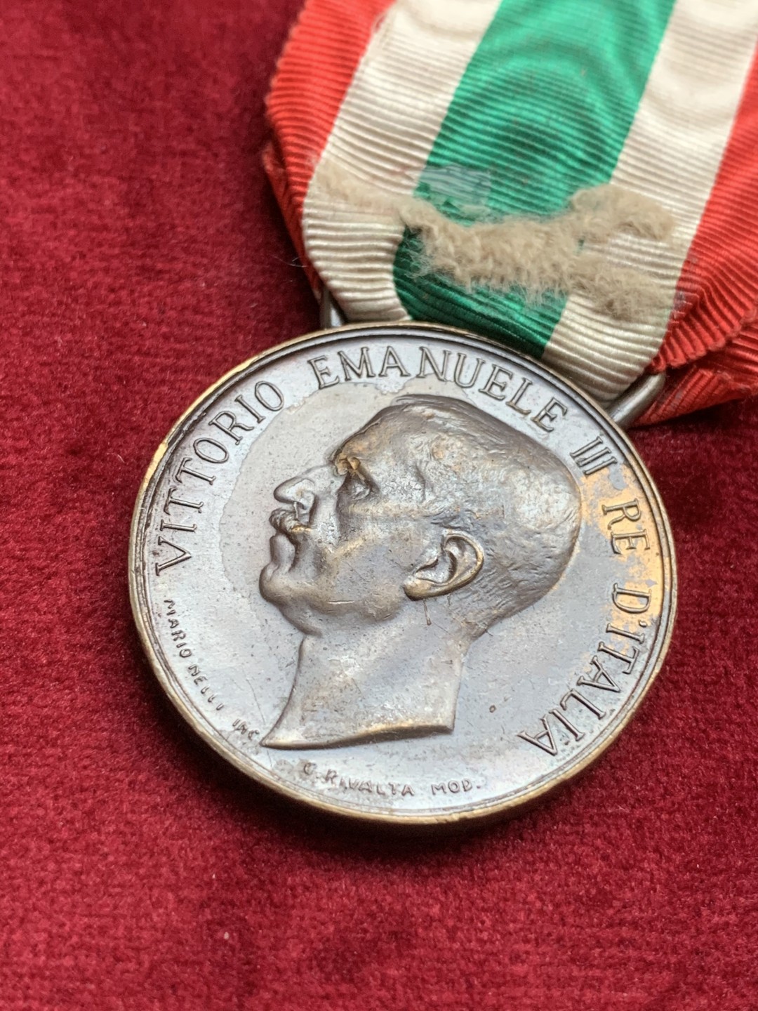 《竞宝斋》第73场-本周日，周一2场连拍（全场不限金额包邮） 意大利一战1918年艾曼纽尔三世人头像铜制勋章