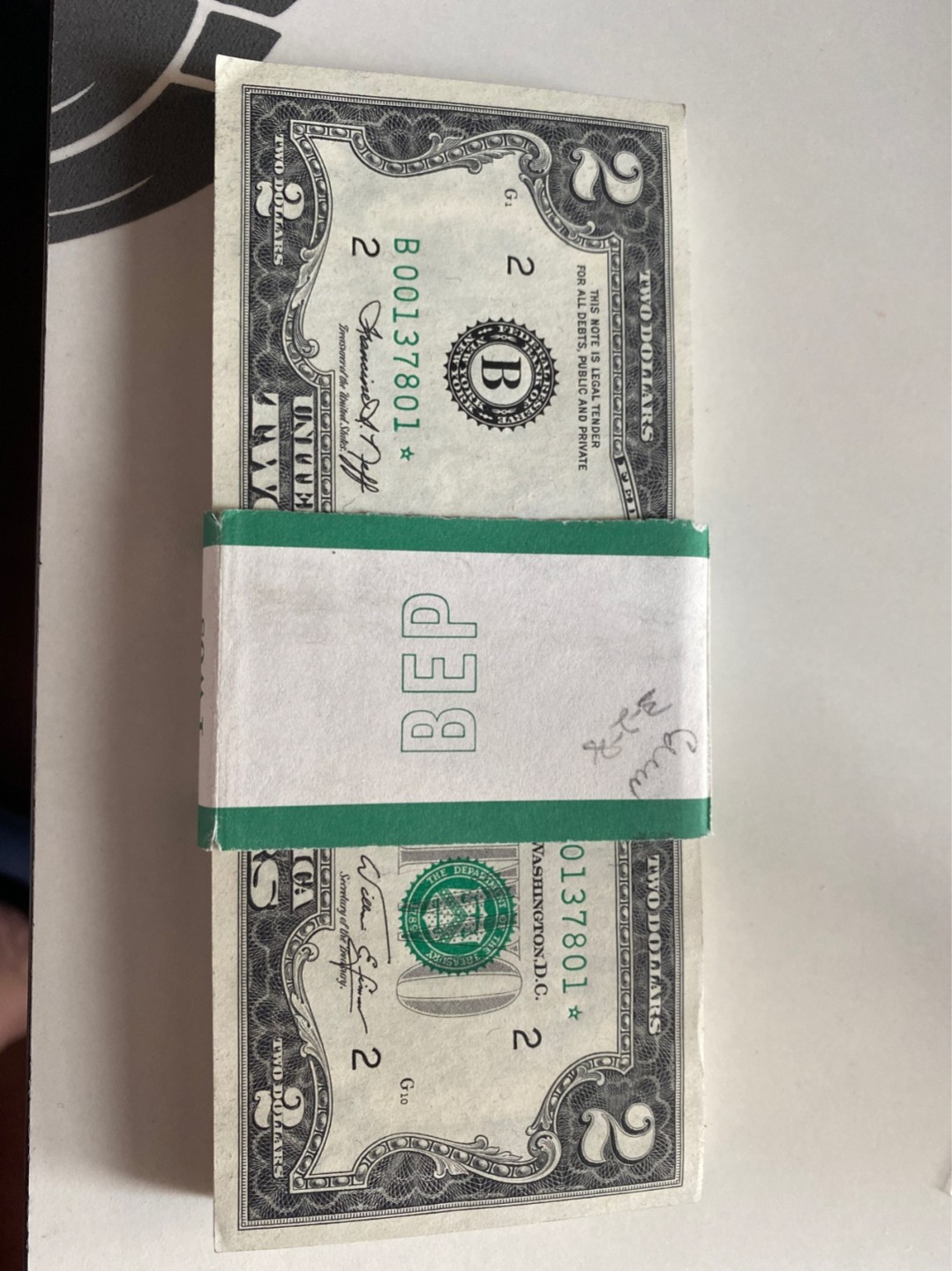 收藏联盟Quantum Auction 第174期拍卖 1976年美国2元 建国200周年版本 整刀星补号码豹子888号段 全新UNC带BEP原装腰条