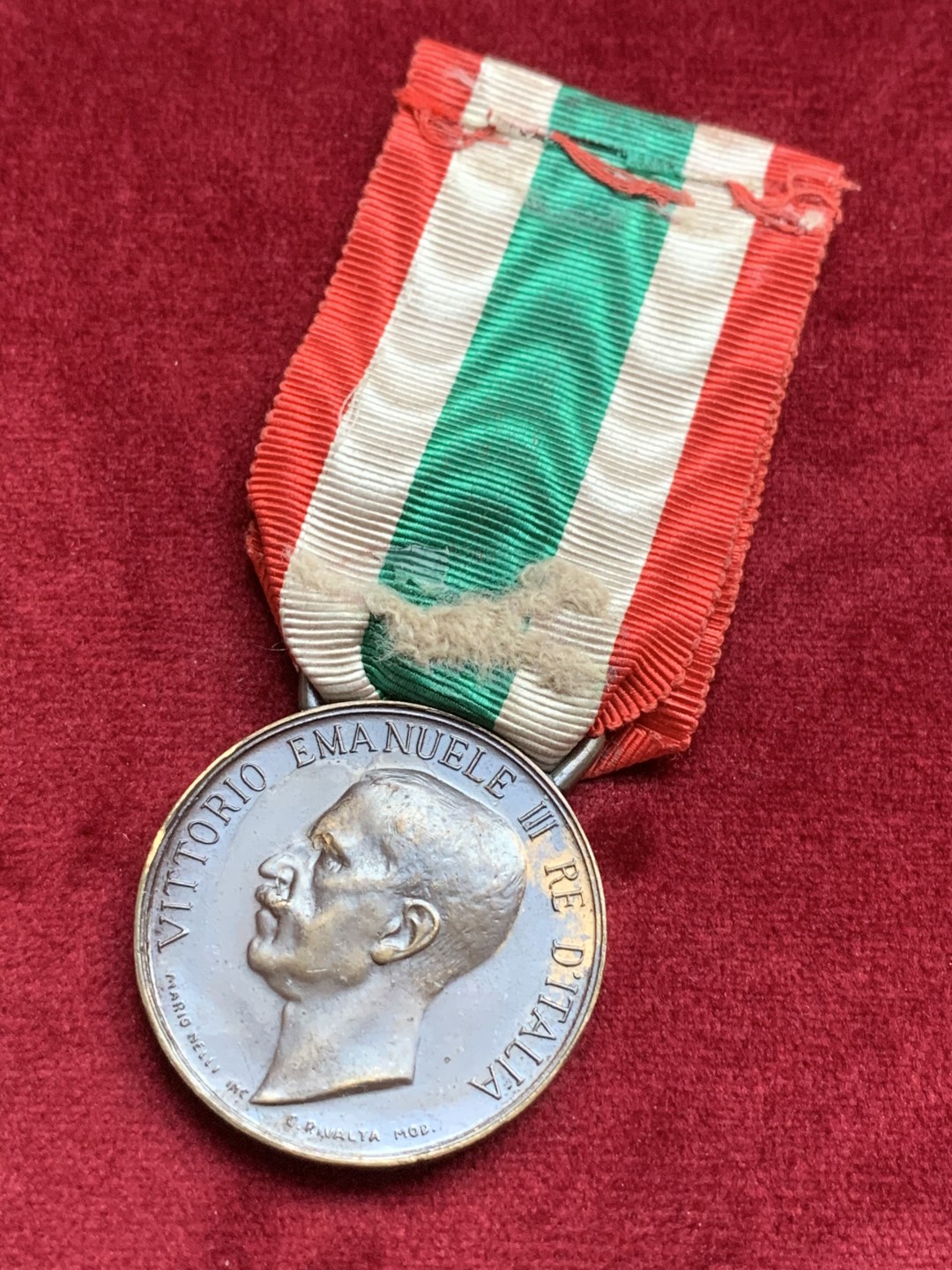 《竞宝斋》第73场-本周日，周一2场连拍（全场不限金额包邮） 意大利一战1918年艾曼纽尔三世人头像铜制勋章