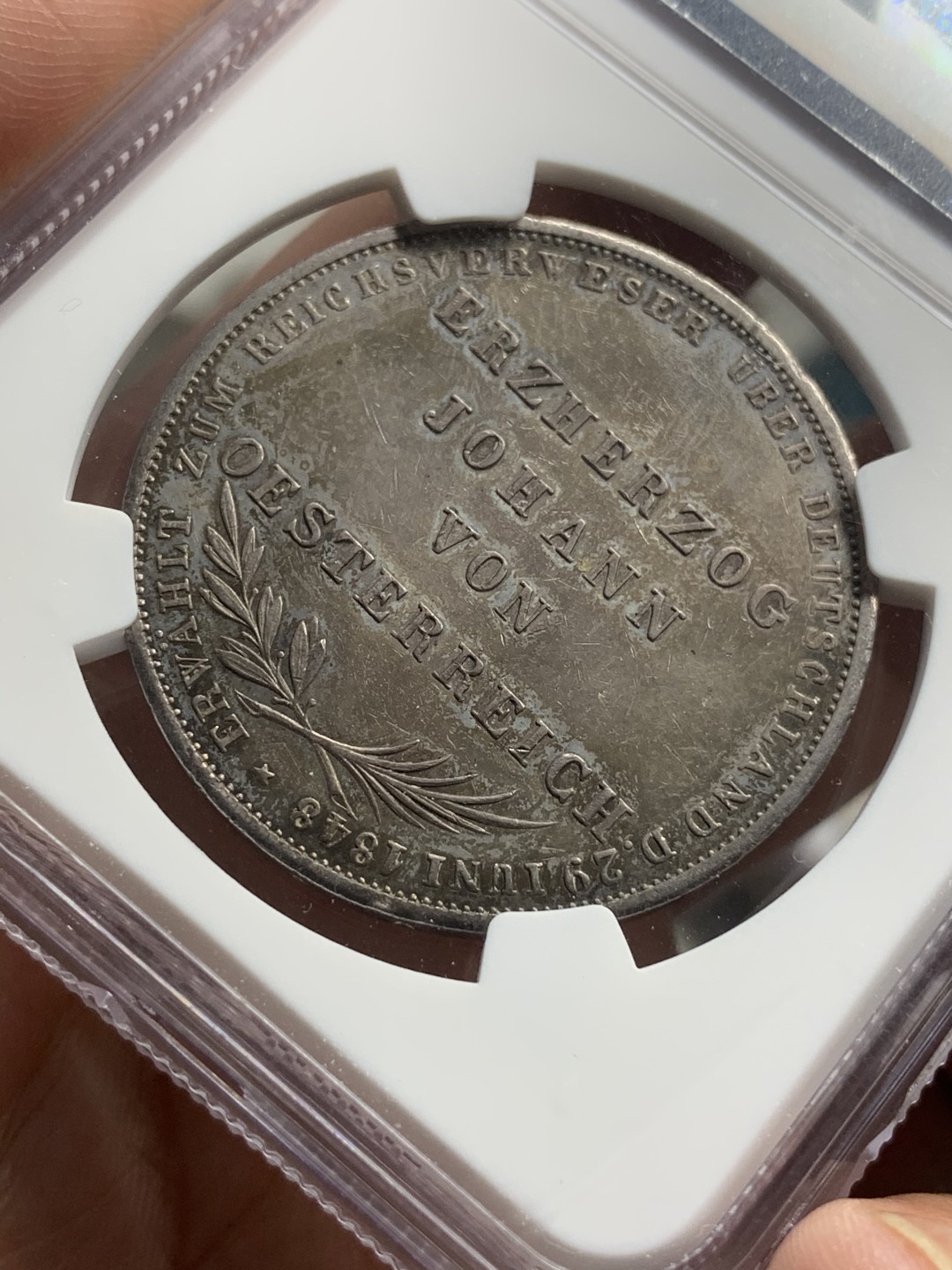 《竞宝斋》第73场-本周日，周一2场连拍（全场不限金额包邮） NGC-UNC,法兰克福约翰大公2盾银币，黑包浆，可惜给了个Cleaned，1848年。