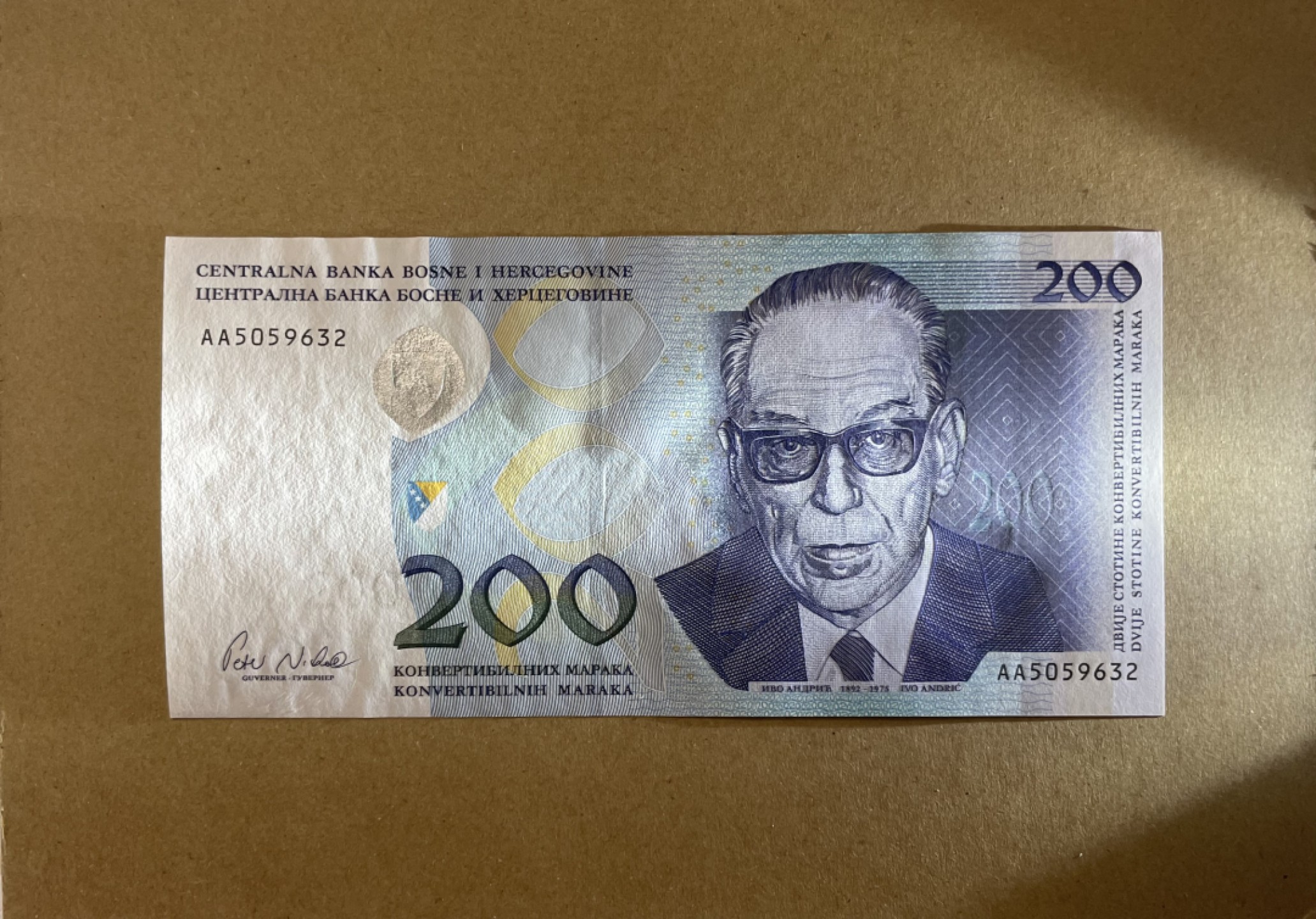 新纪元！【Blue Auction】✨世界纸币精拍第201期【精】    【AA冠 无47】波黑 2002年200马克最高值 全新UNC 精美  