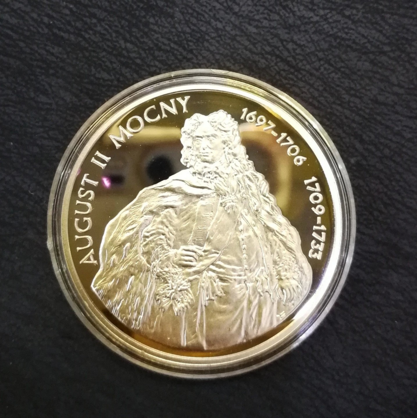 北京马甸外币专卖微拍第八十期，外国金银币专场，陆续上新，欢迎光临 2005年波兰奥古特二世纪念精制银币，重量14.14克，成色：925银，直径：32mm。