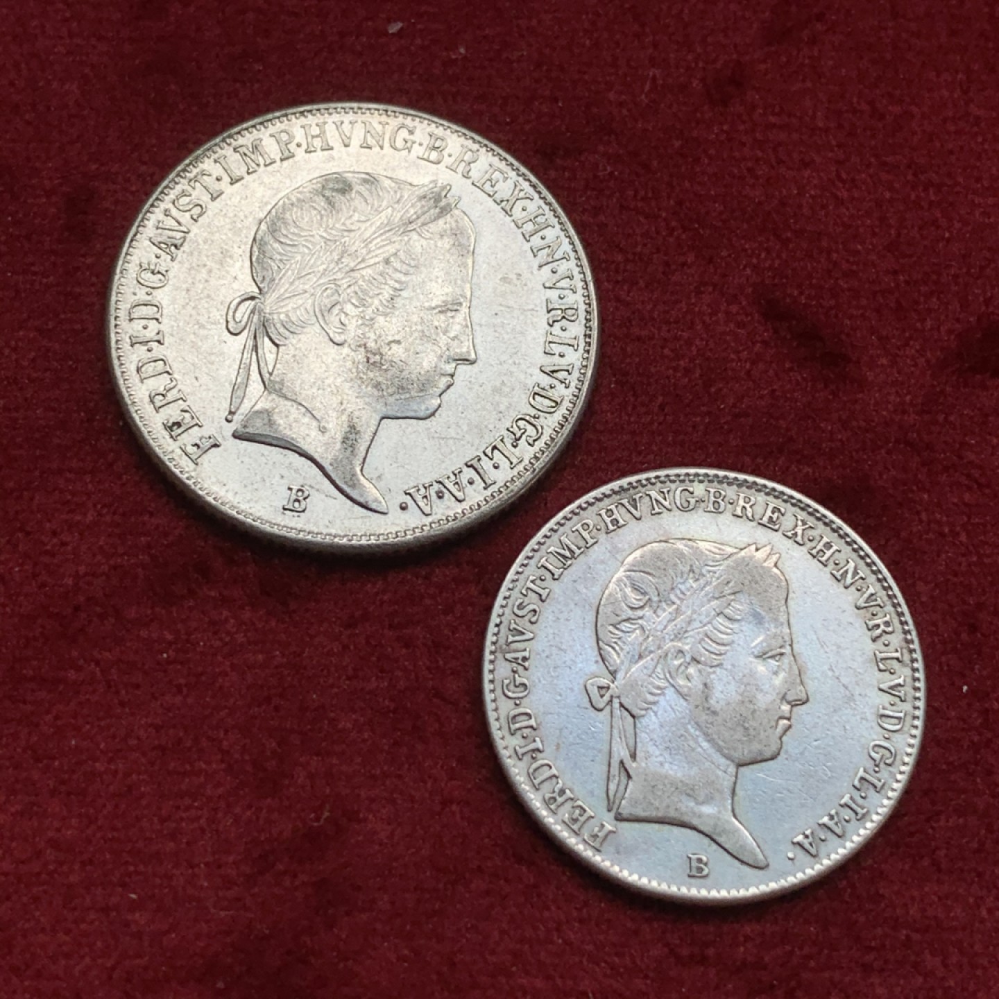 《竞宝斋》第73场-本周日，周一2场连拍（全场不限金额包邮） 好品 奥匈帝国匈牙利1846年10、20克鲁泽圣母抱子银币一对 10克鲁泽好品稀少