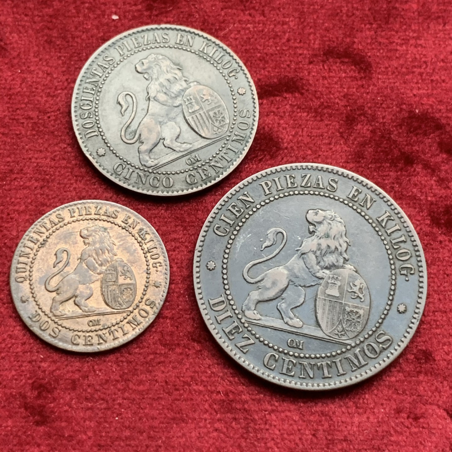 《竞宝斋》第73场-本周日，周一2场连拍（全场不限金额包邮） 西班牙 1870年 好品女神铜币 三枚一组