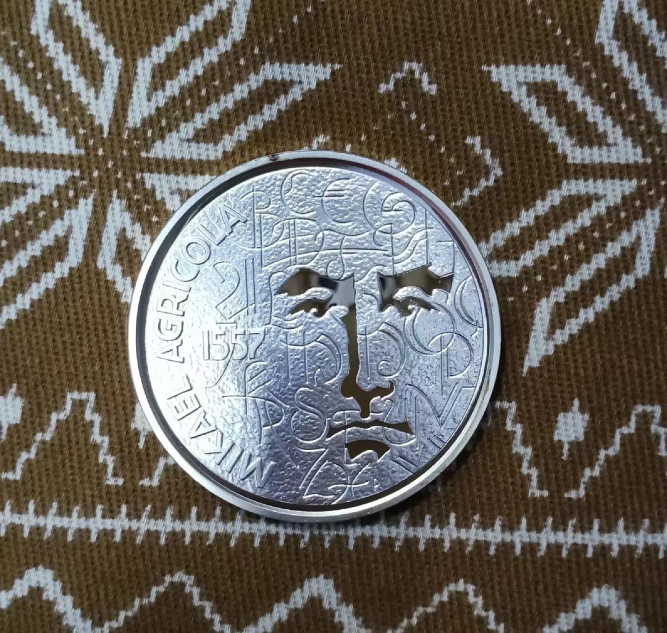 北京马甸外币专卖微拍第八十期，外国金银币专场，陆续上新，欢迎光临 2007年芬兰纪念芬兰语之父阿格里科拉精制银币