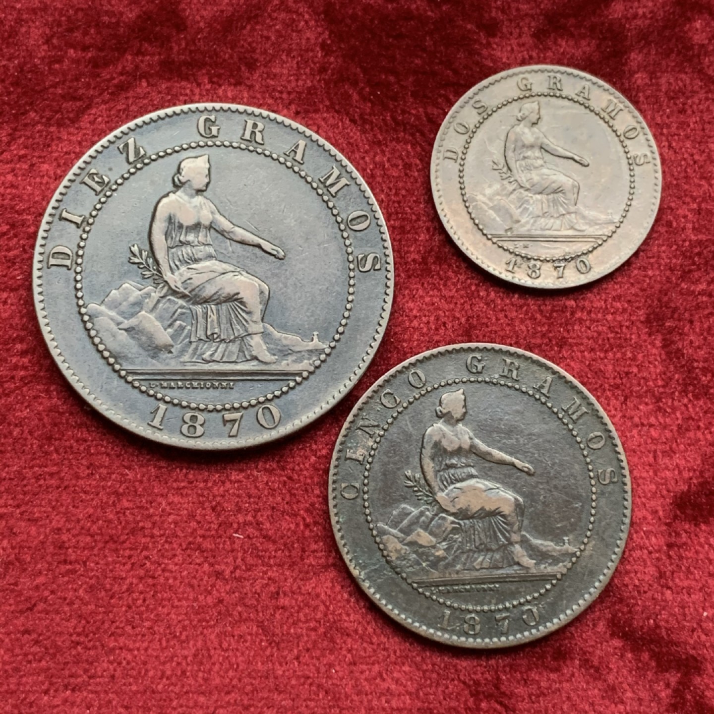 《竞宝斋》第73场-本周日，周一2场连拍（全场不限金额包邮） 西班牙 1870年 好品女神铜币 三枚一组