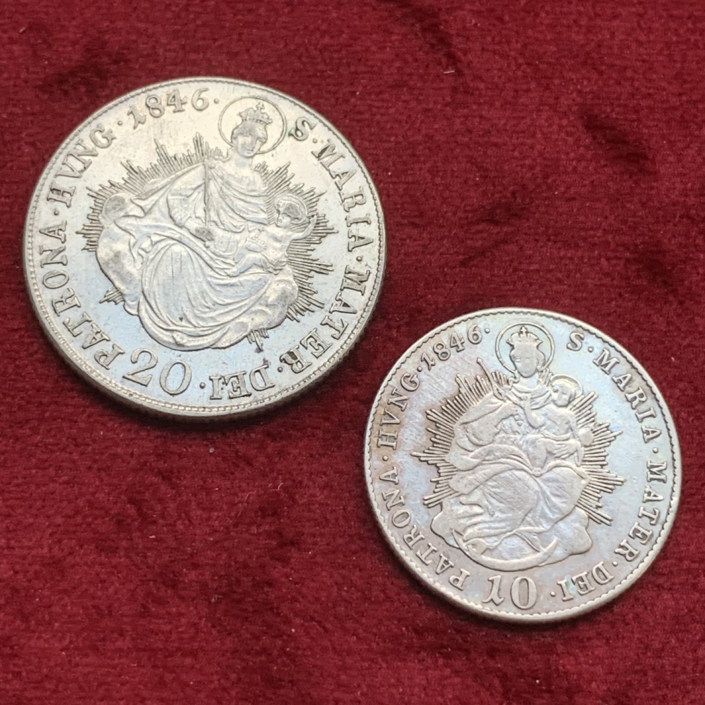 《竞宝斋》第73场-本周日，周一2场连拍（全场不限金额包邮） 好品 奥匈帝国匈牙利1846年10、20克鲁泽圣母抱子银币一对 10克鲁泽好品稀少