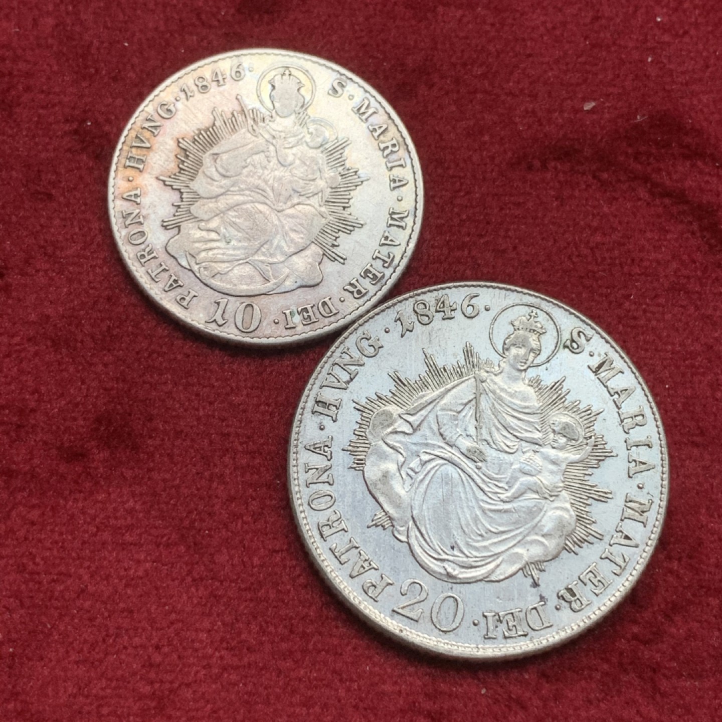 《竞宝斋》第73场-本周日，周一2场连拍（全场不限金额包邮） 好品 奥匈帝国匈牙利1846年10、20克鲁泽圣母抱子银币一对 10克鲁泽好品稀少