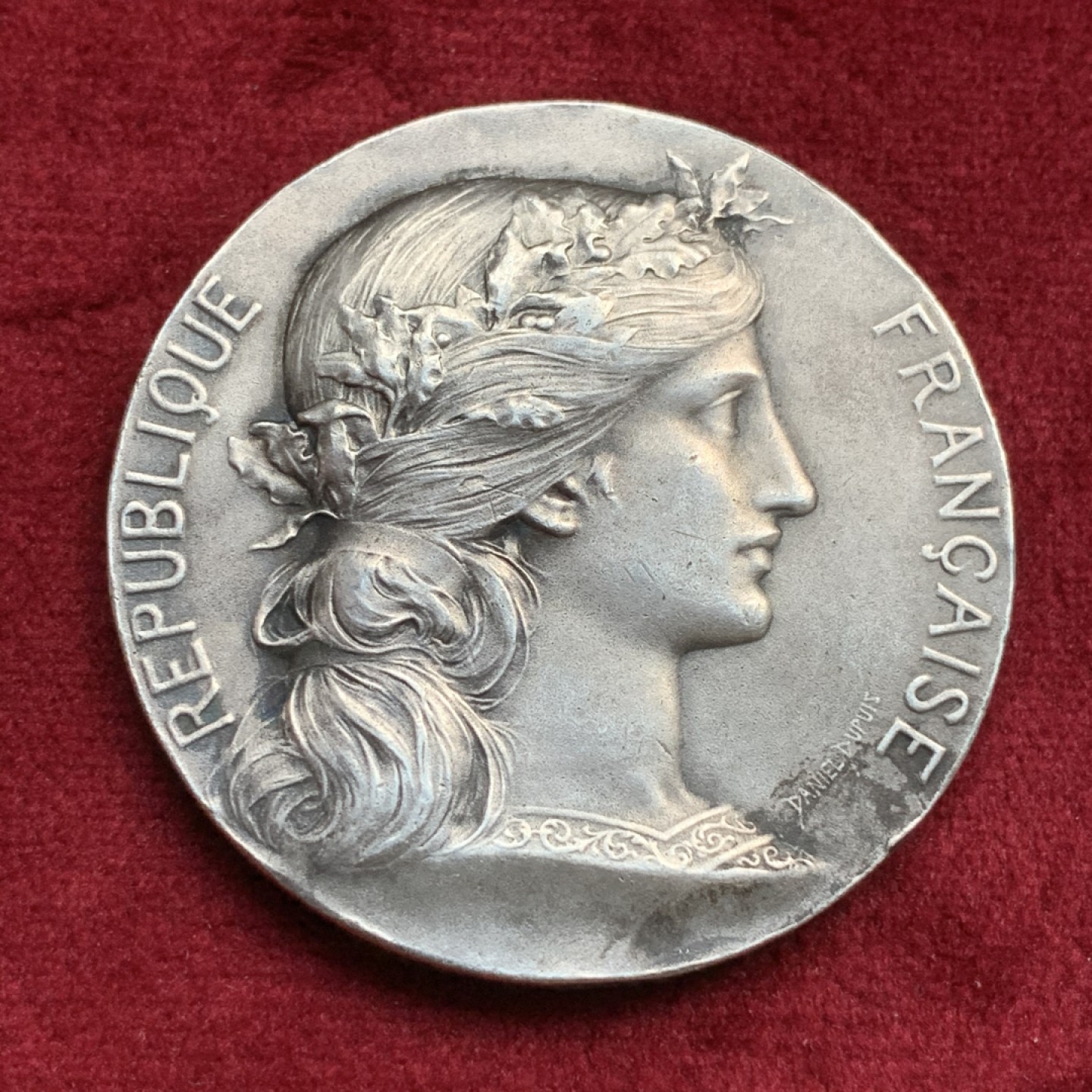 《竞宝斋》第73场-本周日，周一2场连拍（全场不限金额包邮） 法国1893年 自由女神头像 高浮雕 大银章 35.5克