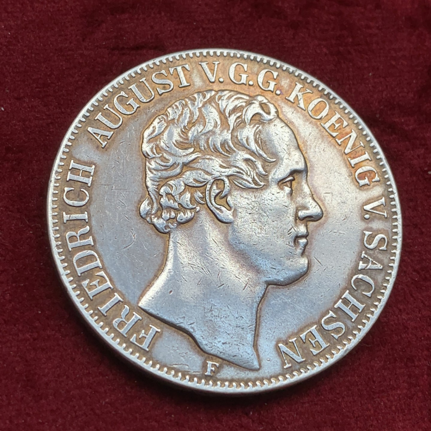 《竞宝斋》第73场-本周日，周一2场连拍（全场不限金额包邮） 好品 德国 萨克森1854年 2泰勒银币  盾徽特别 细节不错 包浆特别