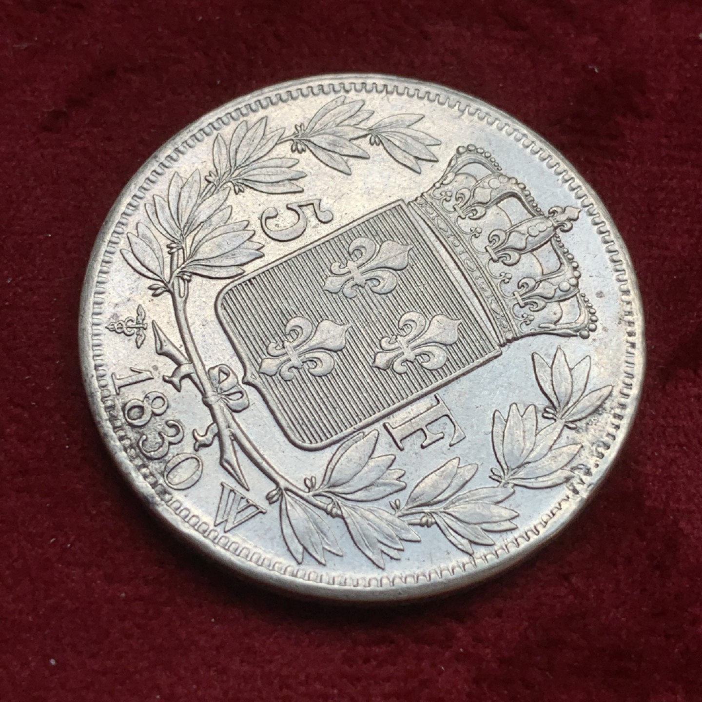 《竞宝斋》第73场-本周日，周一2场连拍（全场不限金额包邮） 法国1830年 查理十世 5法郎银币 整体细节不错 3点处边有磨，细节见图