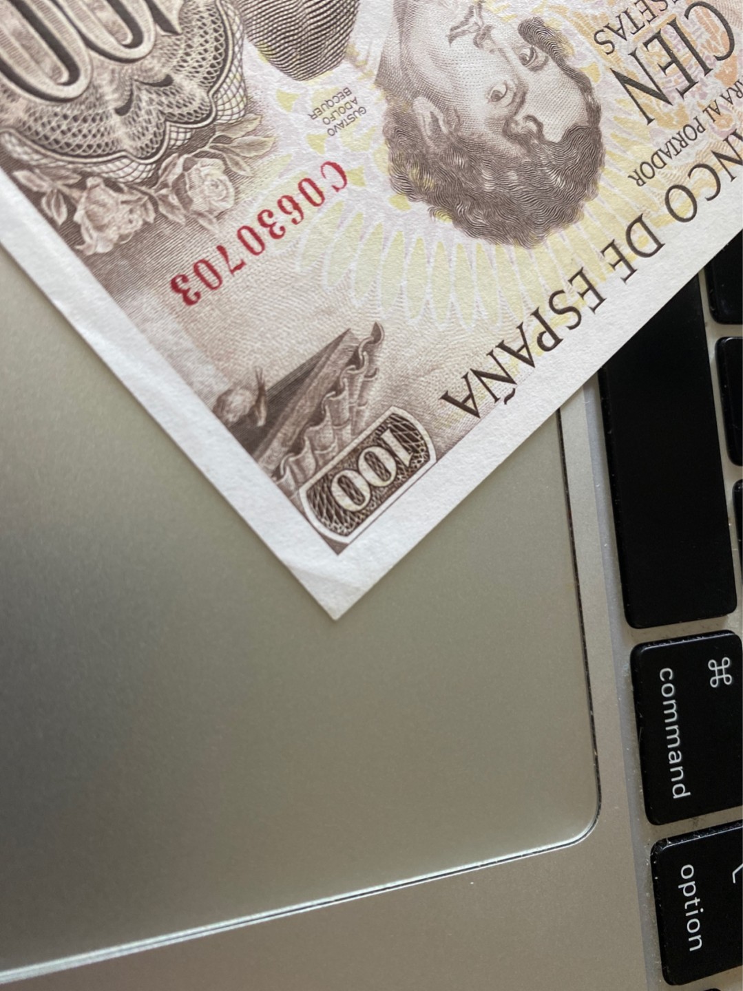 收藏联盟Quantum Auction 第175期拍卖 1965年西班牙100比塞塔 品相UNC- 边角软折 名画《撑阳伞的美妇人》