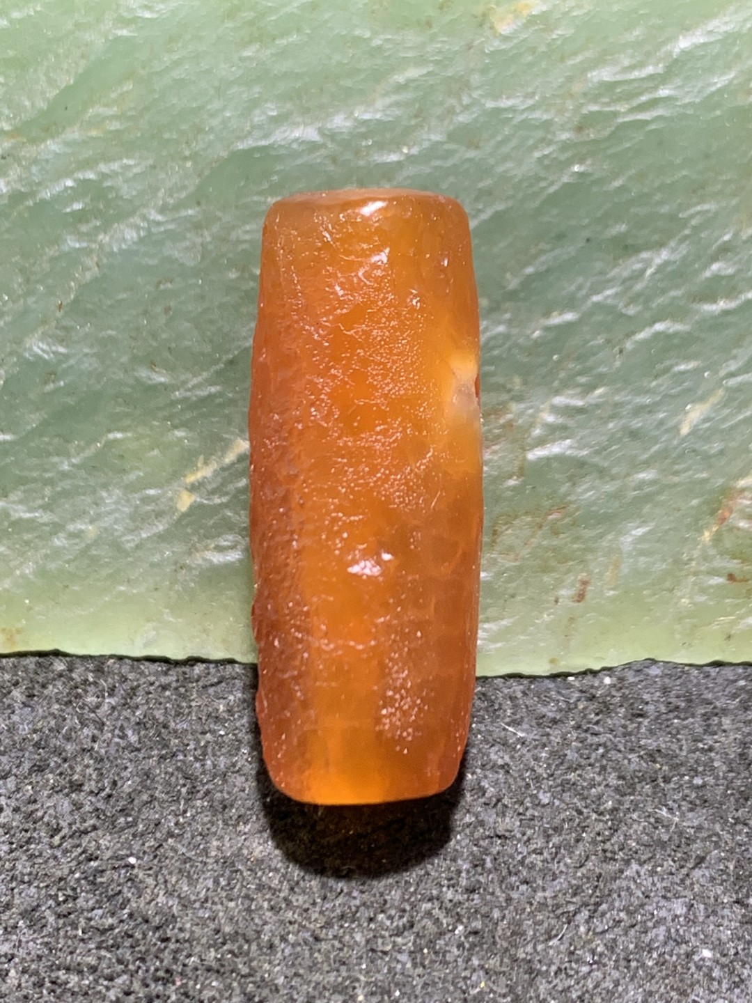 精美高玉化仿古风化纹玛瑙晶洞桶珠一颗 