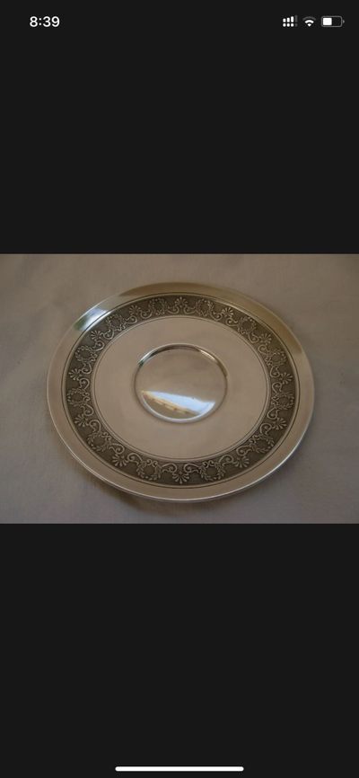 法国1903年帝国早期风格 hallmark纯银茶杯 咖啡杯  925银  内部镀金，底部接缝完美 做工精美，雕花细腻，手工制作，保存良好，几乎没有什么使用痕迹，杯子内部内部镀金，钢印都在 欧洲拍卖网站拍的，收藏使用均可 有拍卖网站英文注释