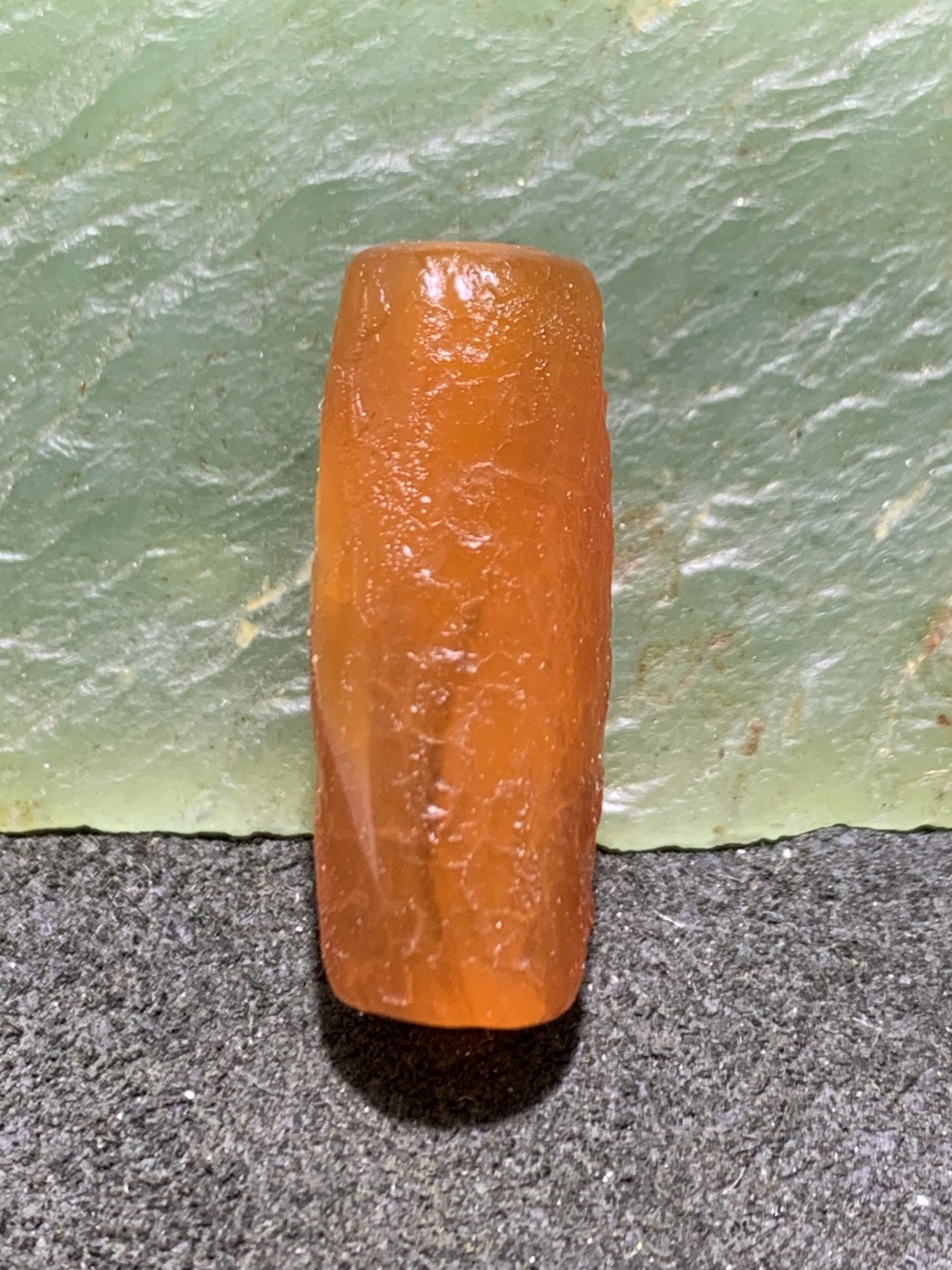 精美高玉化仿古风化纹玛瑙晶洞桶珠一颗 