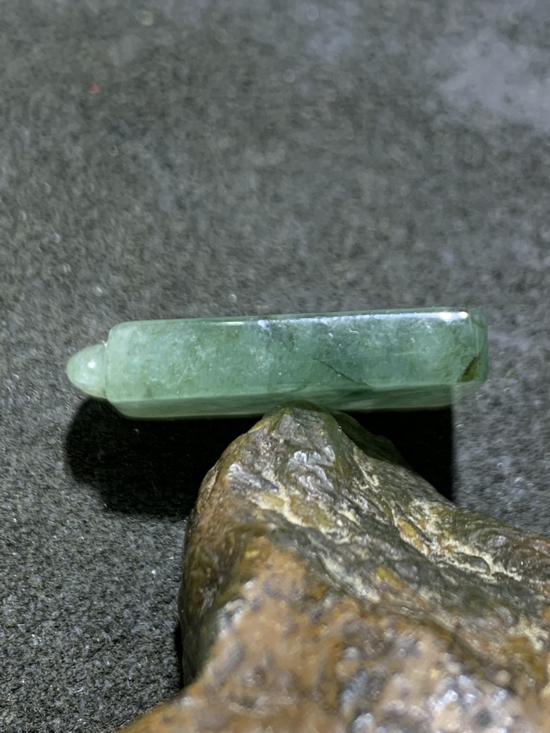天然A货翡翠随形吊坠一个，