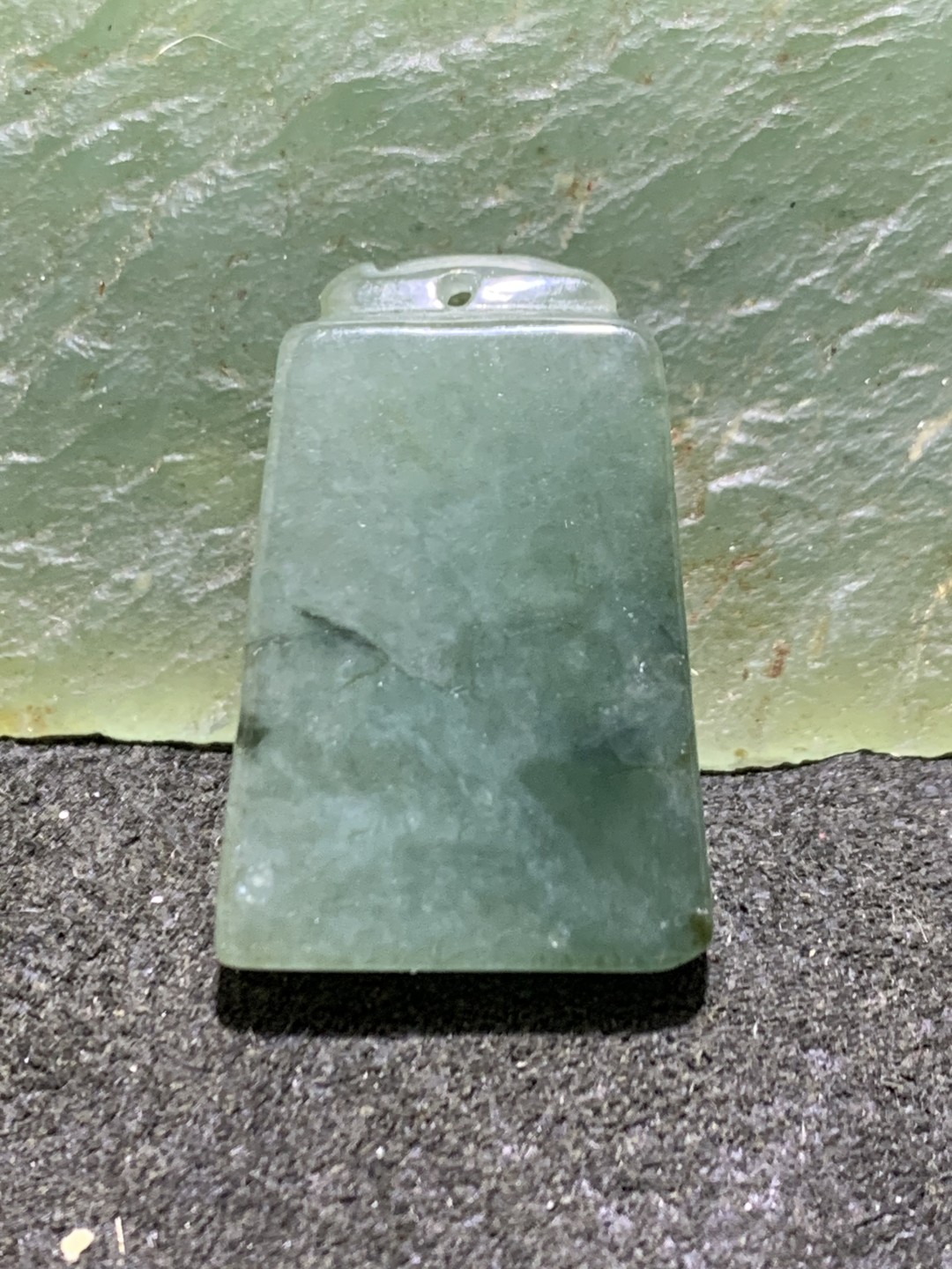 天然A货翡翠随形吊坠一个，