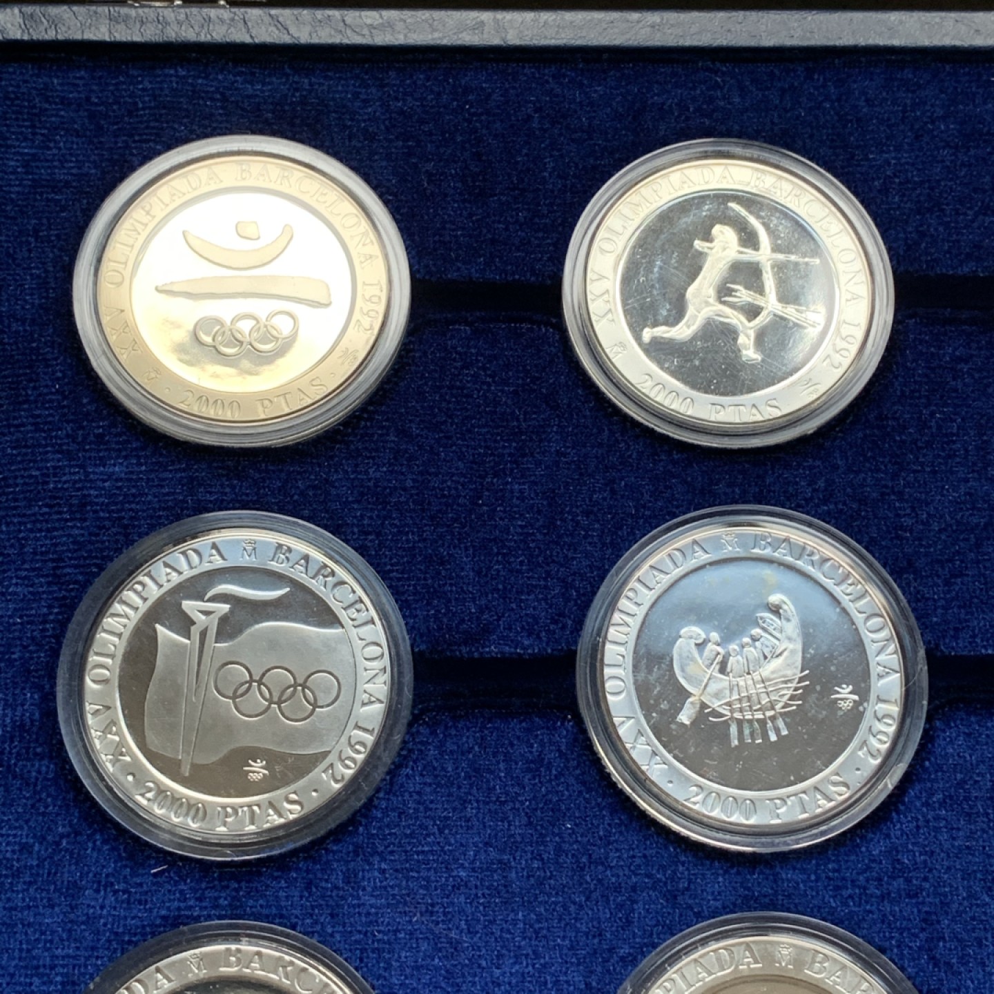 《竞宝斋》第74场-套币裸币专场 本周日，周一，周四.3场连拍（全场不限金额包邮） 少见大盒装 西班牙 1992年巴塞罗那奥运 2000比塞塔 16枚一套精制大银币 单枚27克