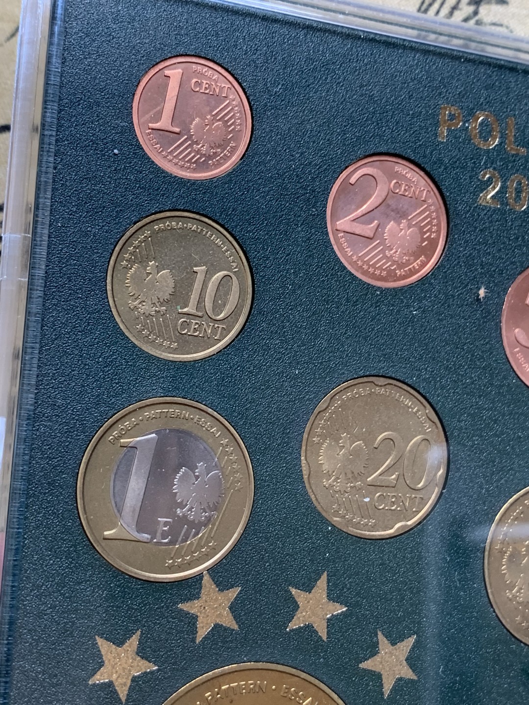 《竞宝斋》第74场-套币裸币专场 本周日，周一，周四.3场连拍（全场不限金额包邮） 卡装 波兰2004年 九枚套1分到5欧元 ESSAI厂试铸欧元套币