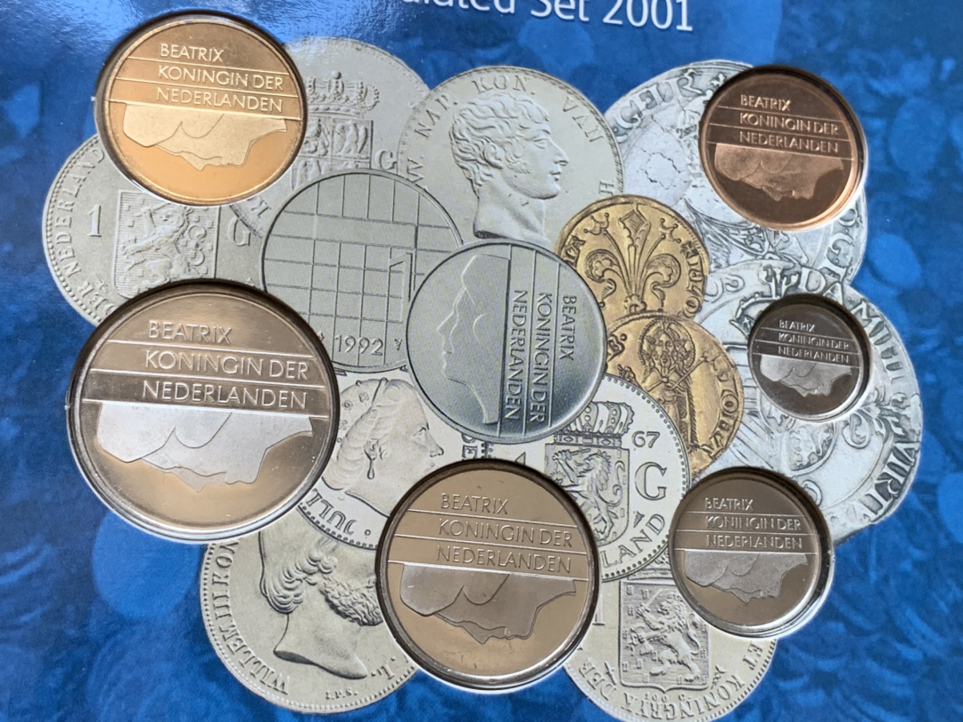 《竞宝斋》第74场-套币裸币专场 本周日，周一，周四.3场连拍（全场不限金额包邮） 卡装 荷兰 2001年 欧元前的最后荷兰盾套币 六枚套 套币