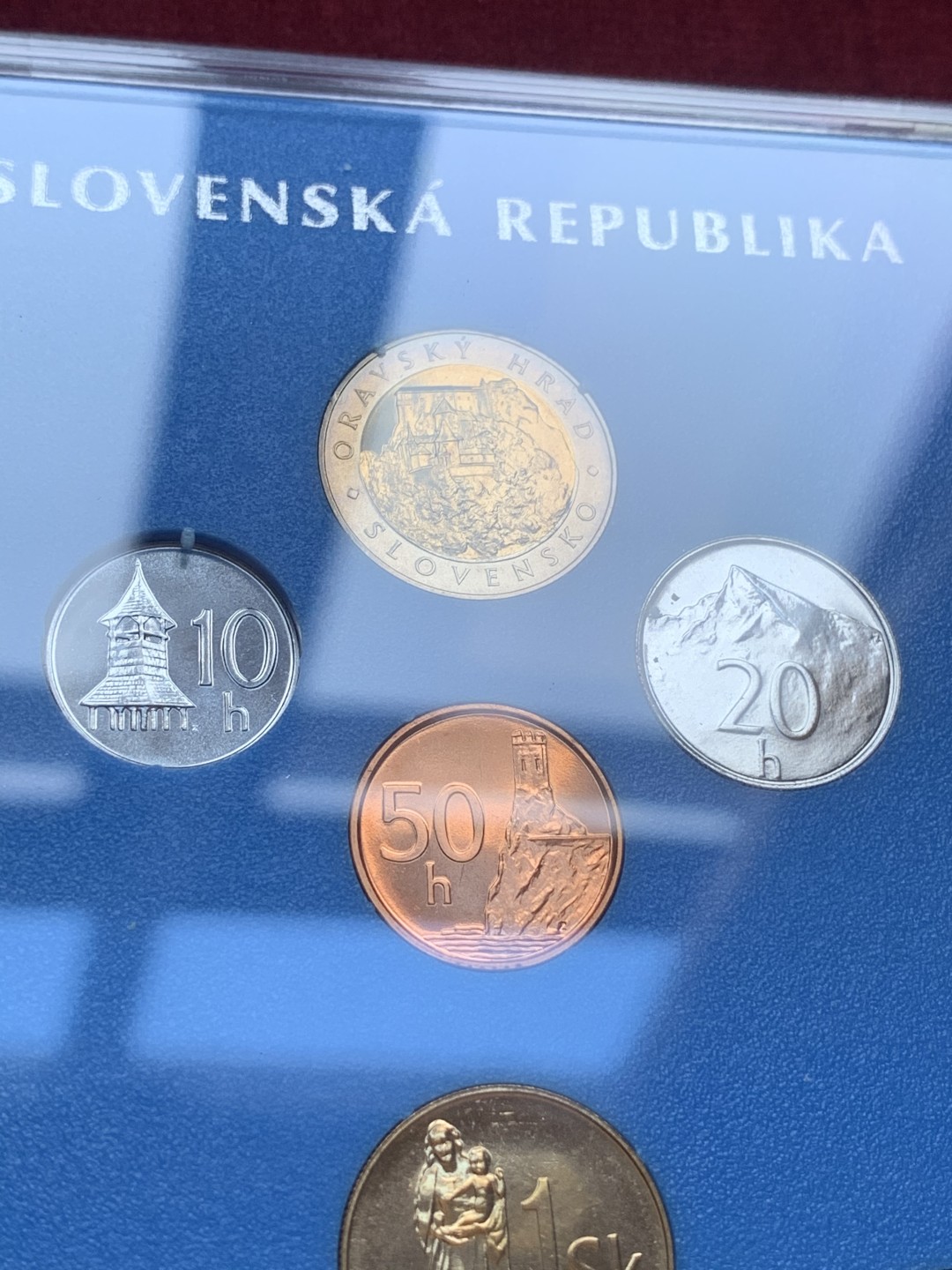 《竞宝斋》第74场-套币裸币专场 本周日，周一，周四.3场连拍（全场不限金额包邮） 卡装 斯洛伐克2003年 八枚套 封装套币 少见