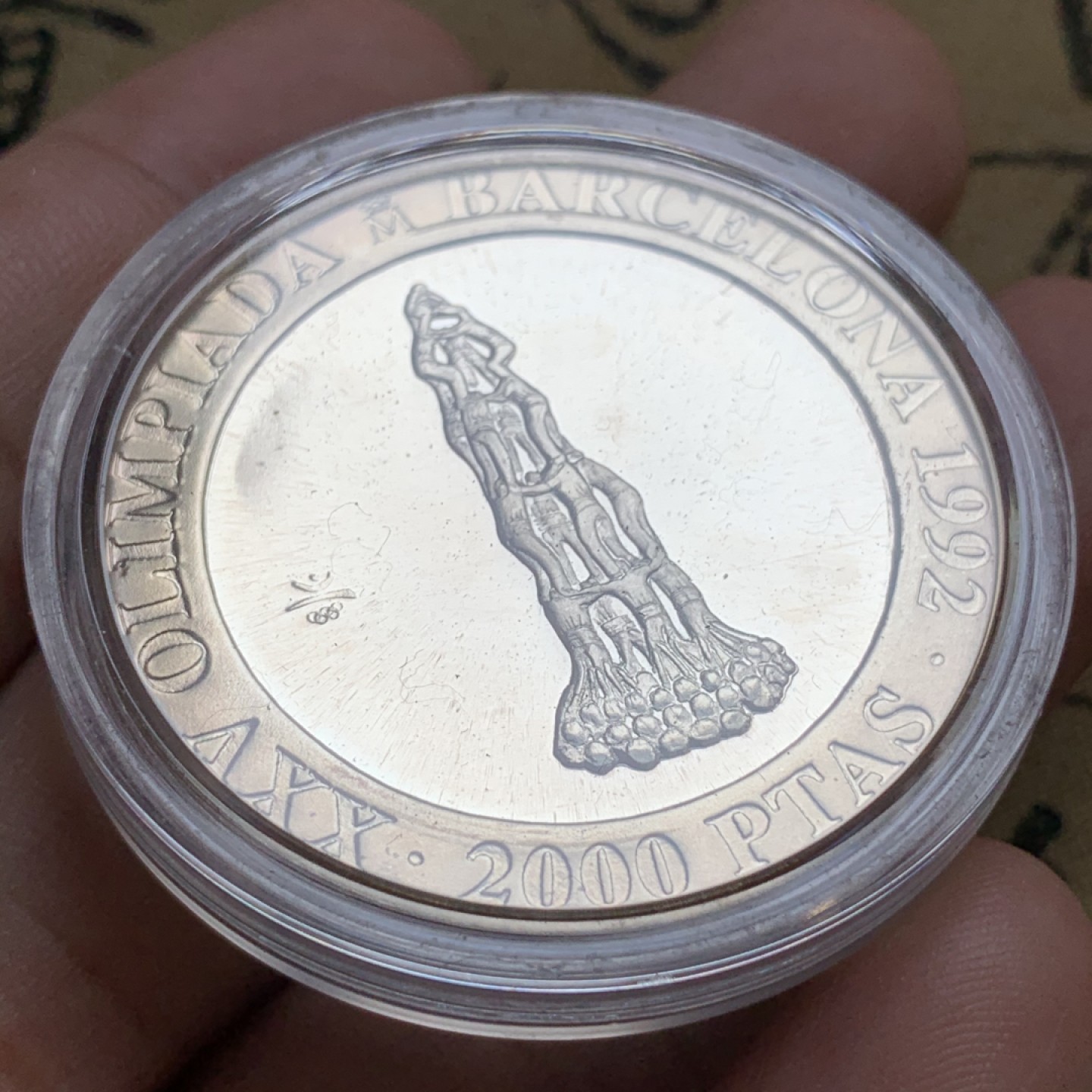 《竞宝斋》第74场-套币裸币专场 本周日，周一，周四.3场连拍（全场不限金额包邮） 原盒证书 西班牙 1992年 巴塞罗那奥运 2000比塞塔 精制大银币 27克