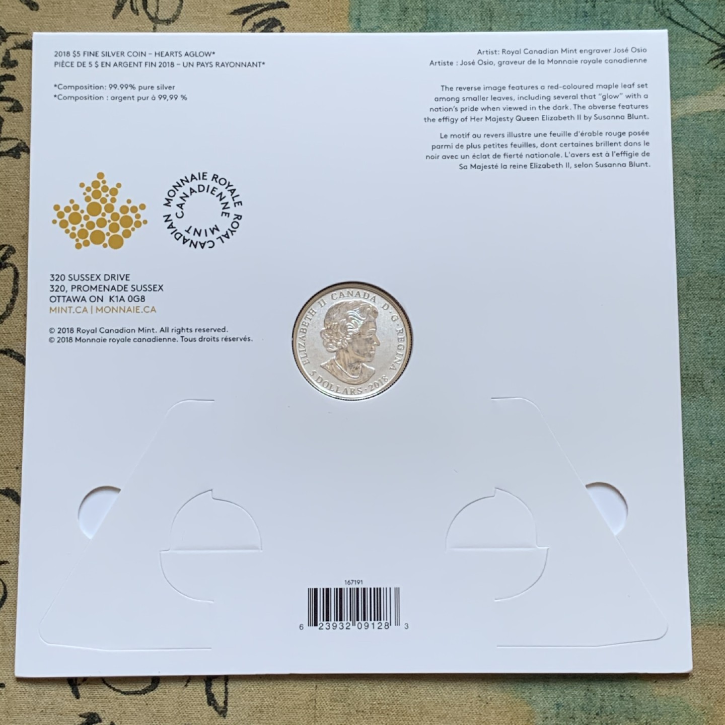 《竞宝斋》第74场-套币裸币专场 本周日，周一，周四.3场连拍（全场不限金额包邮） 礼品装 加拿大2018年 5元 大红枫叶彩色银币 8克 纯银