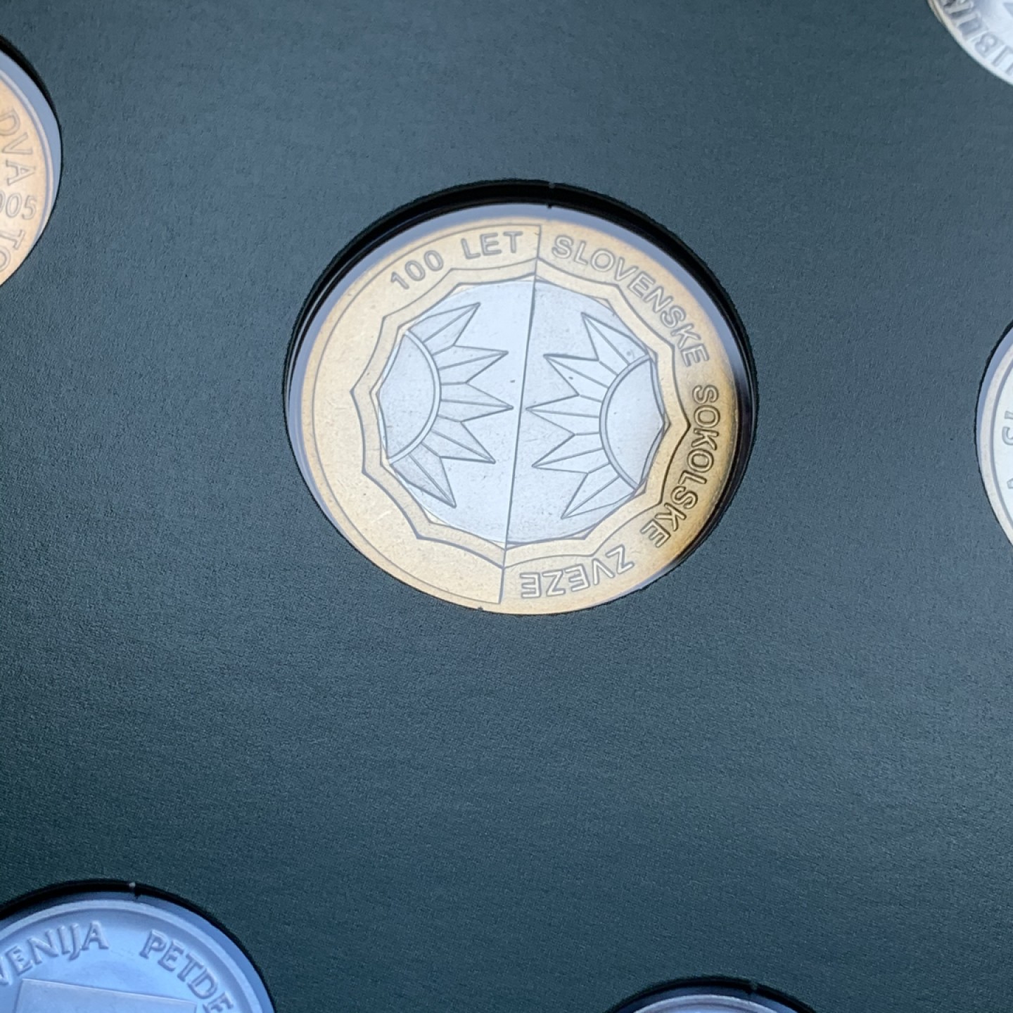 《竞宝斋》第74场-套币裸币专场 本周日，周一，周四.3场连拍（全场不限金额包邮） 卡装 斯洛文尼亚 2005年 十枚套 封装套币