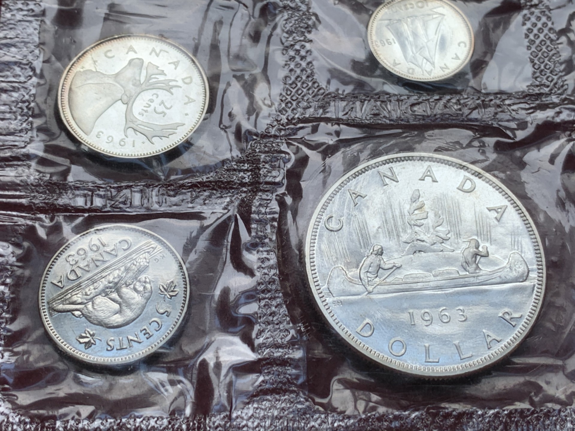 《竞宝斋》第74场-套币裸币专场 本周日，周一，周四.3场连拍（全场不限金额包邮） 加拿大1963年 六枚套 其中4枚银币 封装