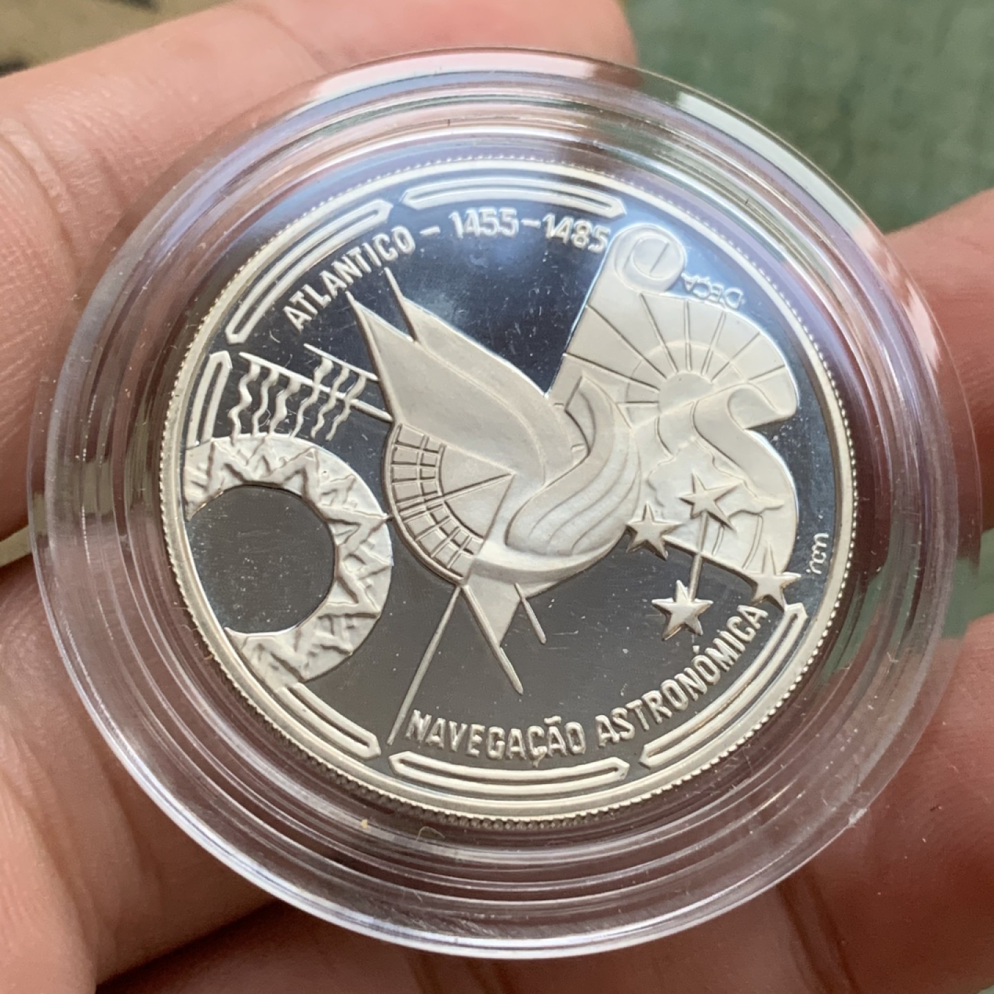 《竞宝斋》第74场-套币裸币专场 本周日，周一，周四.3场连拍（全场不限金额包邮） 原盒证书葡萄牙1990年帆船系列100埃斯库多 精制大银币 一流状态