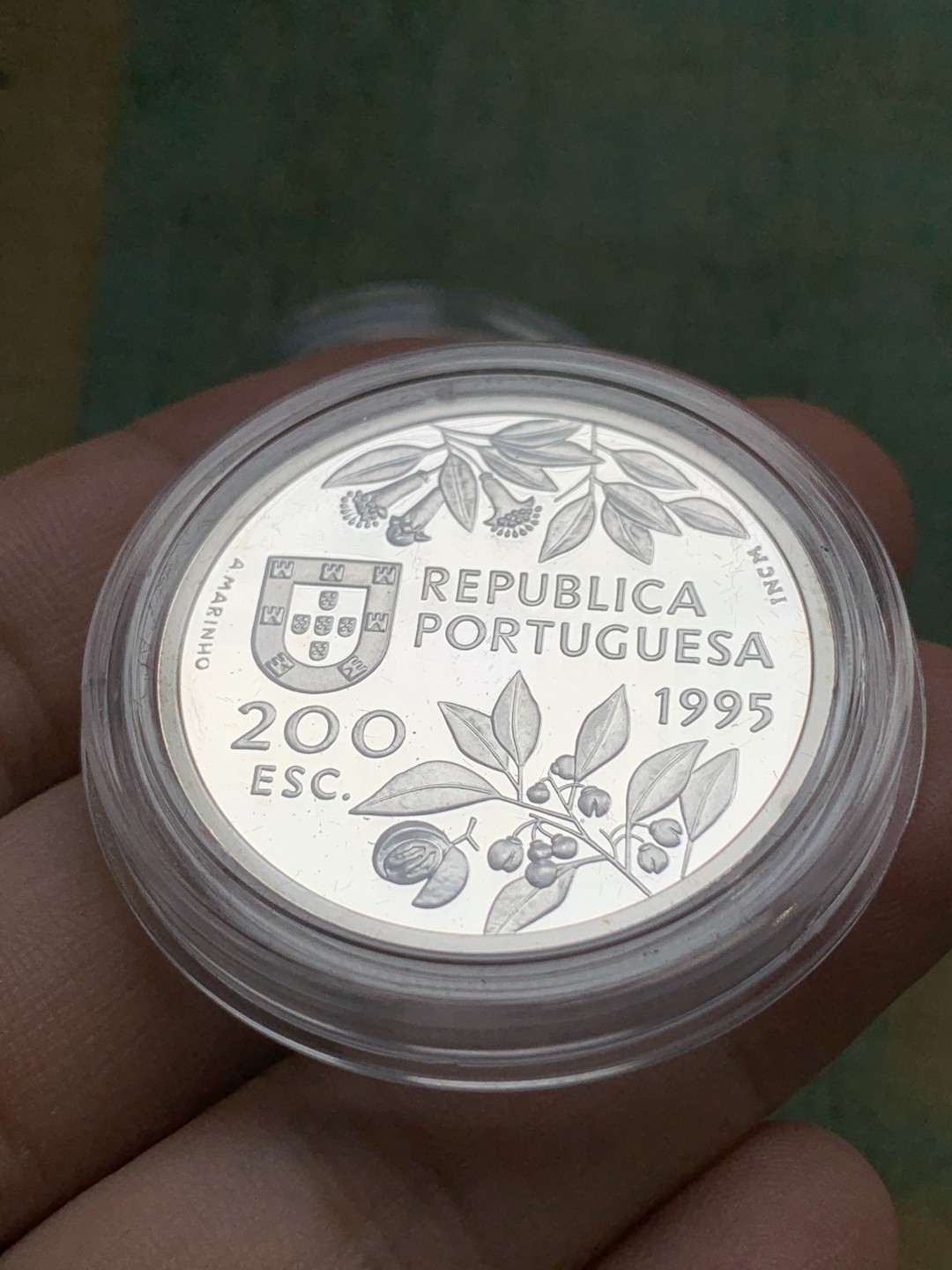 《竞宝斋》第74场-套币裸币专场 本周日，周一，周四.3场连拍（全场不限金额包邮） 原盒证书 葡萄牙1995年发现新大陆帆船系列200埃斯库多精制大银币 单枚26.5克