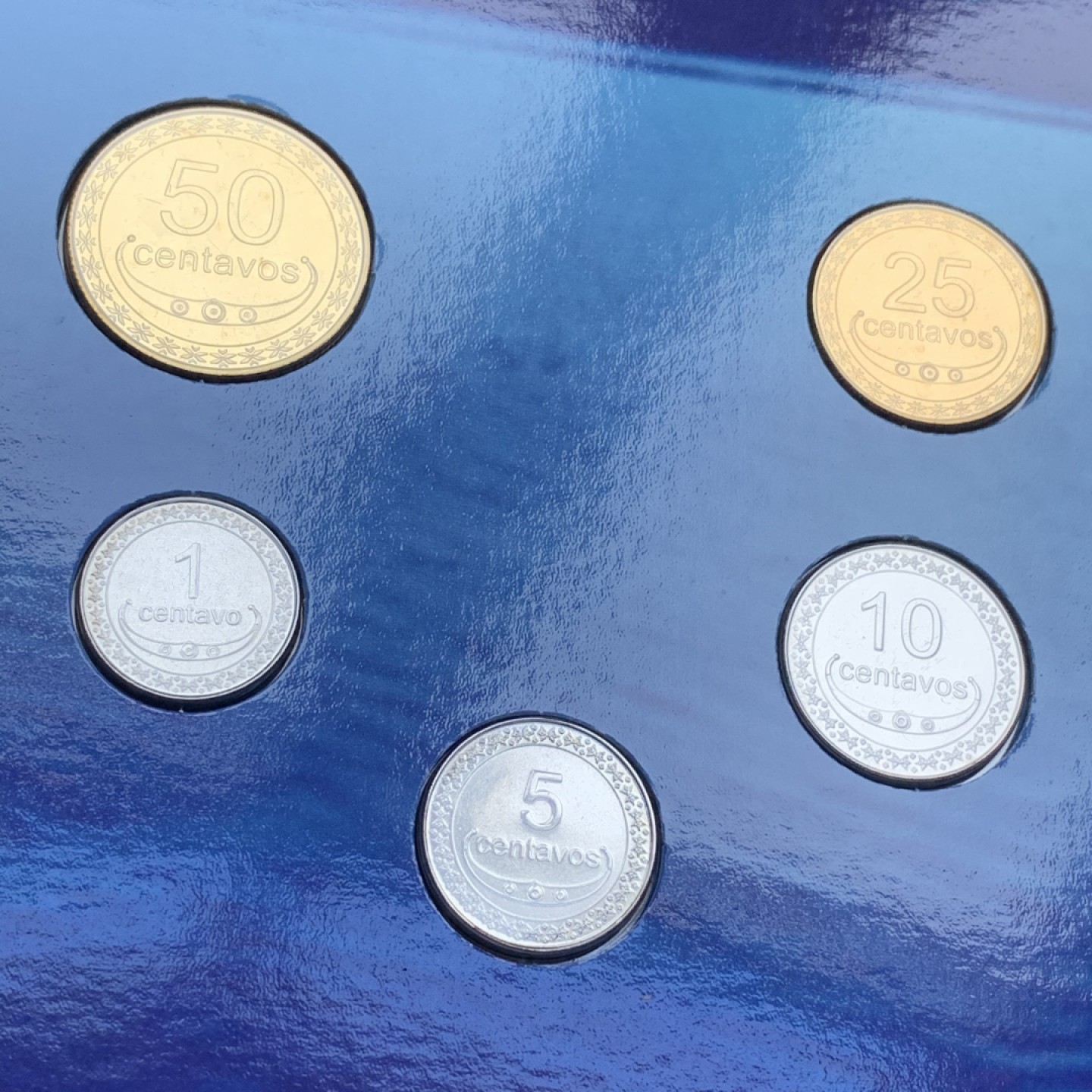 《竞宝斋》第74场-套币裸币专场 本周日，周一，周四.3场连拍（全场不限金额包邮） 卡装 东帝汶2003年 五枚套 封装套币