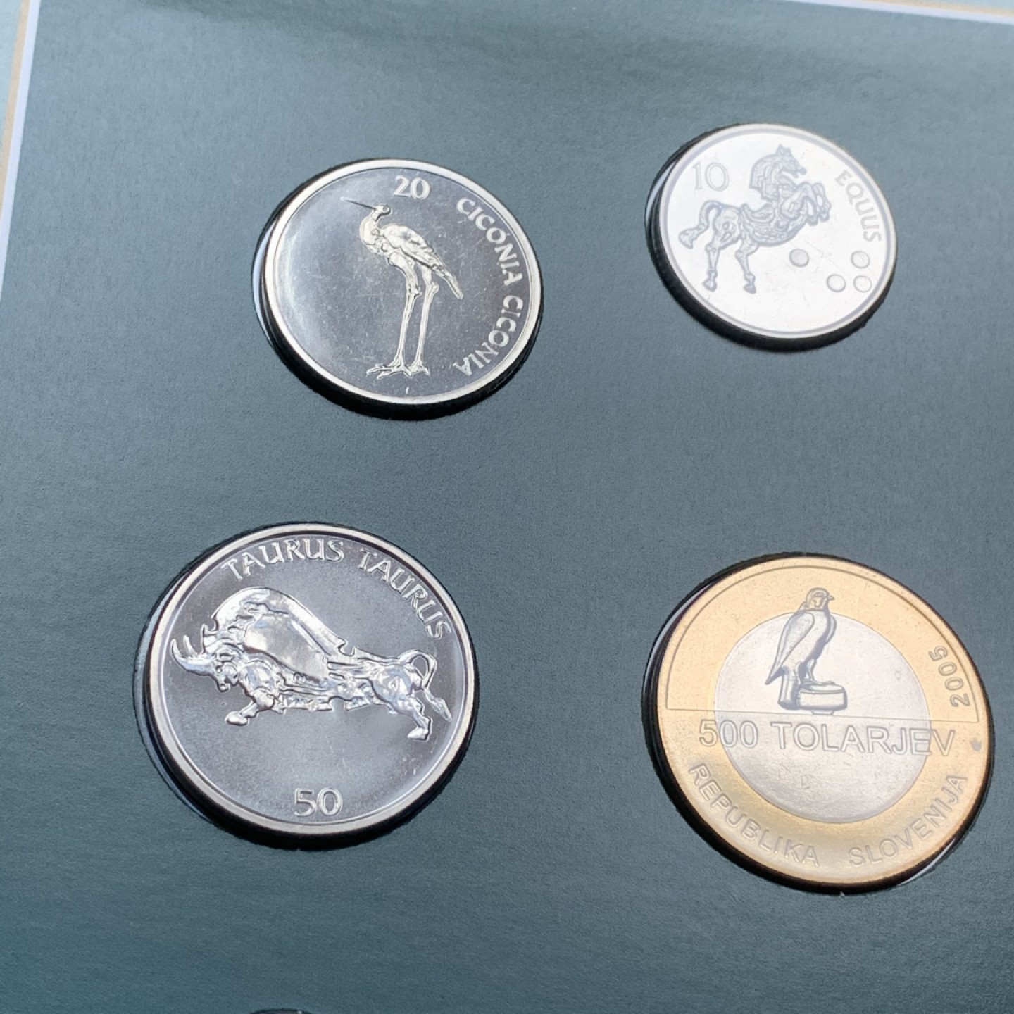 《竞宝斋》第74场-套币裸币专场 本周日，周一，周四.3场连拍（全场不限金额包邮） 卡装 斯洛文尼亚 2005年 十枚套 封装套币