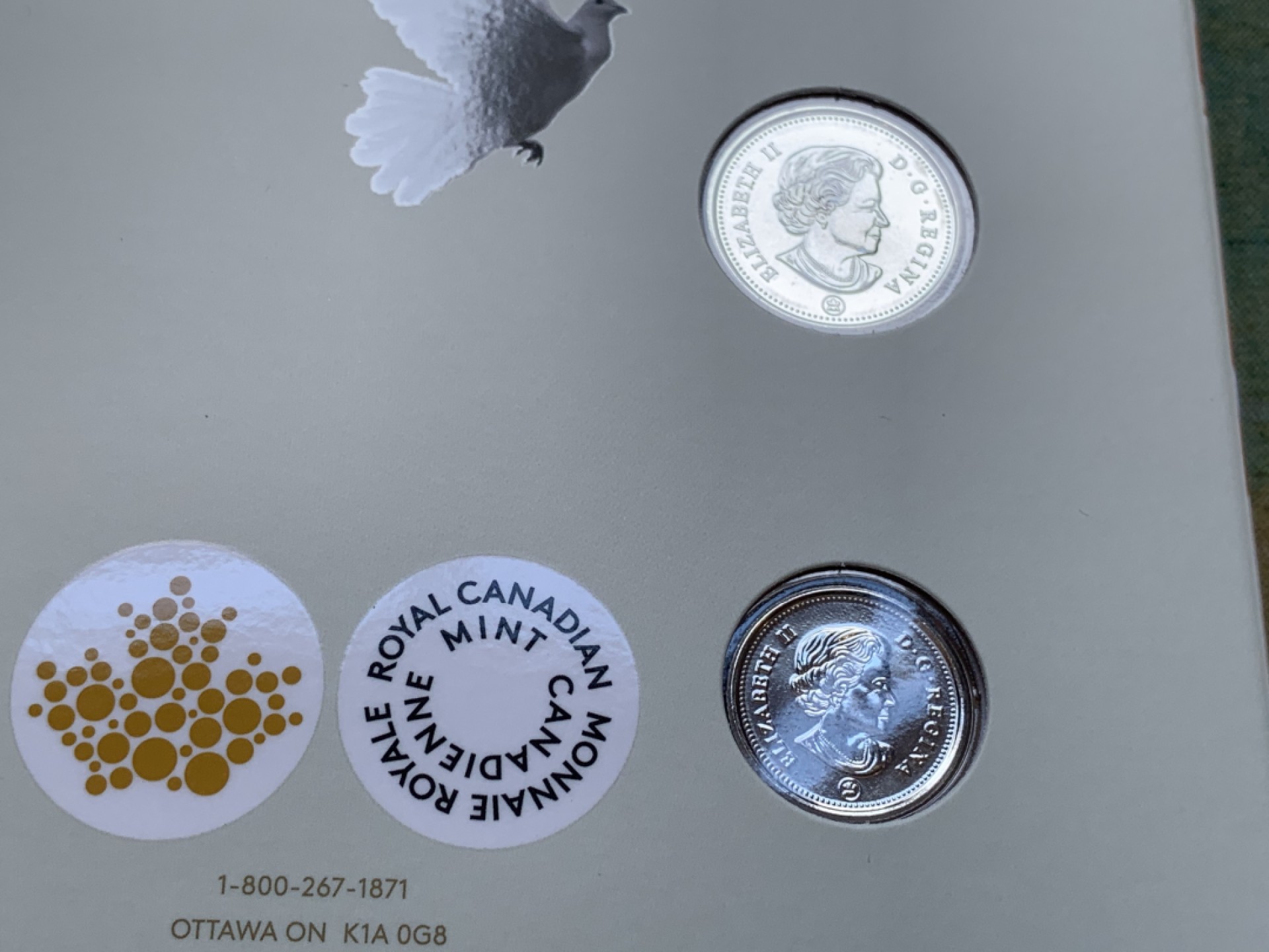 《竞宝斋》第74场-套币裸币专场 本周日，周一，周四.3场连拍（全场不限金额包邮） 2套 卡装 加拿大 2014年 五枚装套币 最大面值2元 原装塑料套子 完美状态