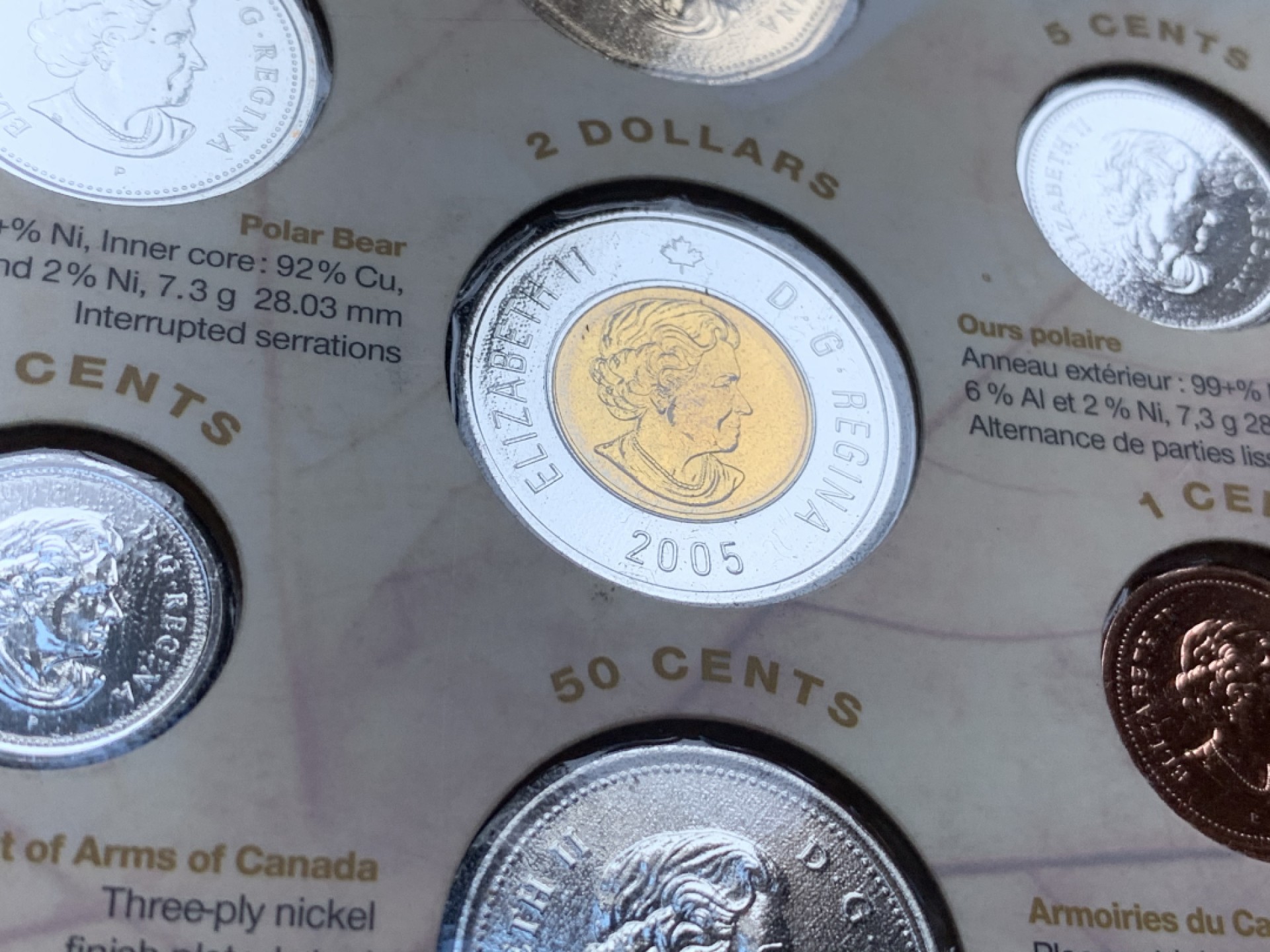 《竞宝斋》第74场-套币裸币专场 本周日，周一，周四.3场连拍（全场不限金额包邮） 2套 卡装 加拿大 2005年 七枚装套币 最大面值2元 完美状态