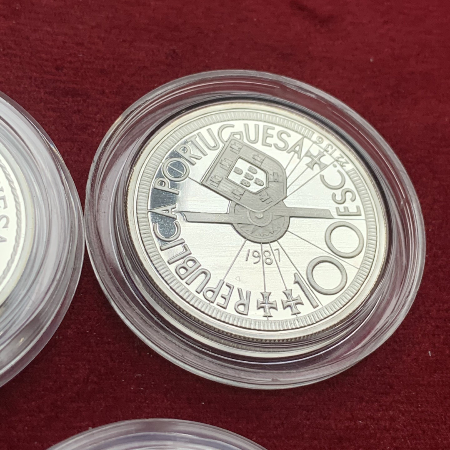 《竞宝斋》第74场-套币裸币专场 本周日，周一，周四.3场连拍（全场不限金额包邮） 原盒证书葡萄牙1988年帆船系列100埃斯库多 精制银币 一流状态