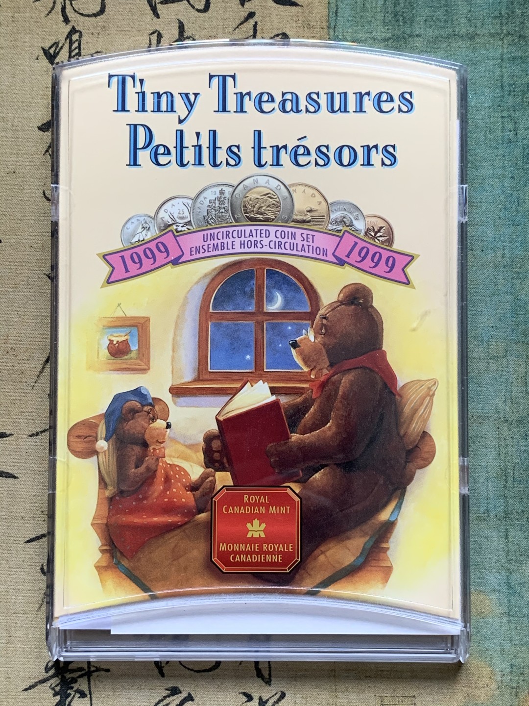 《竞宝斋》第74场-套币裸币专场 本周日，周一，周四.3场连拍（全场不限金额包邮） 卡装 加拿大 1999年 带北极熊2元双色币 七枚套 封装套币