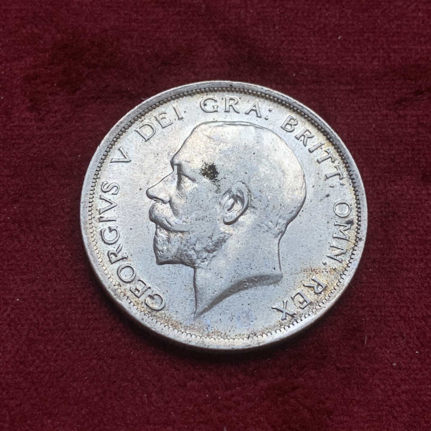 《竞宝斋》第74场-套币裸币专场 本周日，周一，周四.3场连拍（全场不限金额包邮） 英国 1915年 乔治五世  半克朗银币 925高银版 背面五彩包浆 细节不错