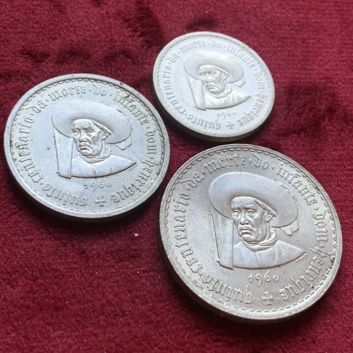 《竞宝斋》第74场-套币裸币专场 本周日，周一，周四.3场连拍（全场不限金额包邮） （3枚一套）UNC品 葡萄牙 1966年 纪念航海家 亨利王子逝世100周年 5，10，20面值 3枚总重40.5克