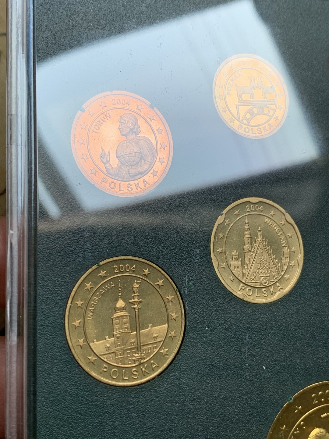 《竞宝斋》第74场-套币裸币专场 本周日，周一，周四.3场连拍（全场不限金额包邮） 卡装 波兰2004年 九枚套1分到5欧元 ESSAI厂试铸欧元套币