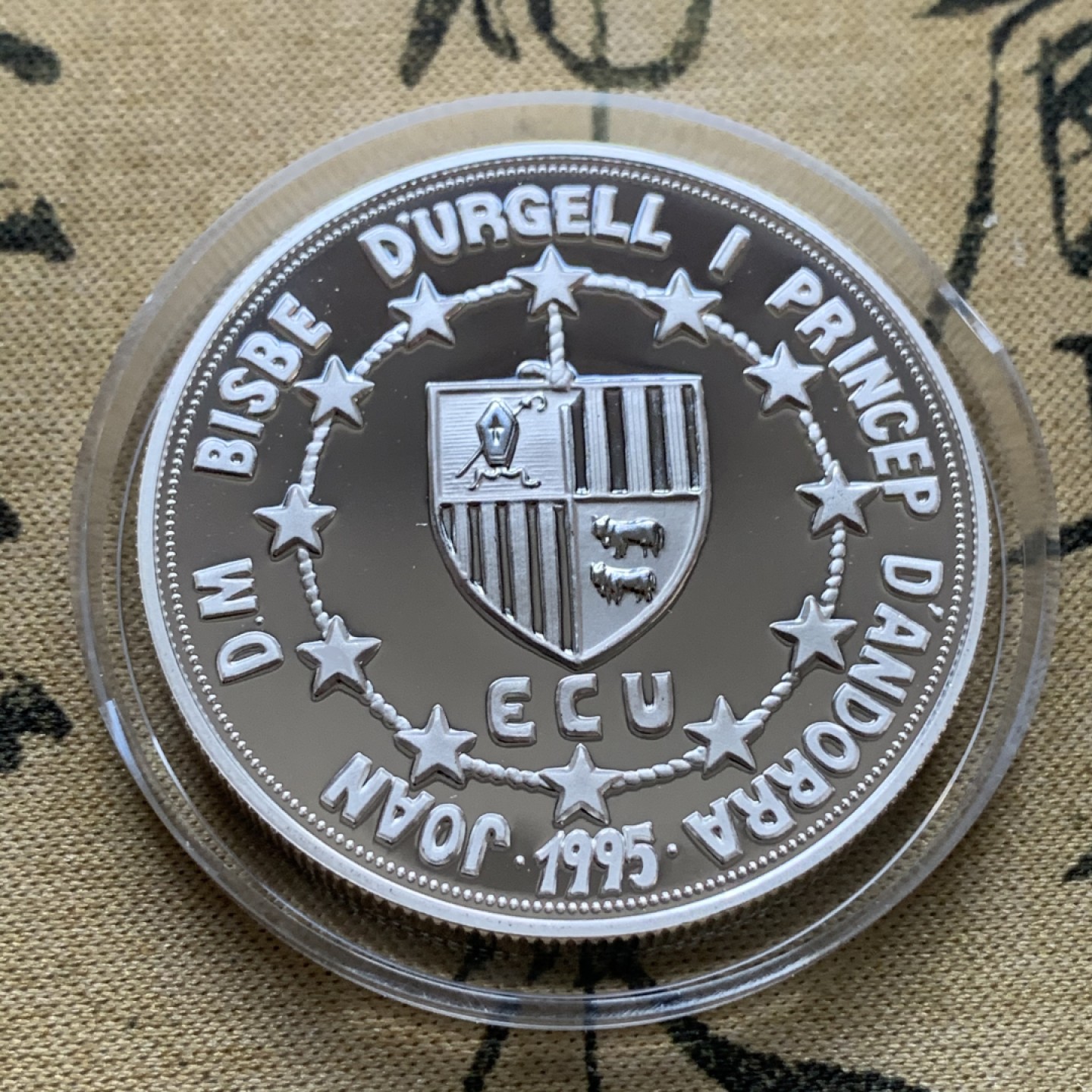 《竞宝斋》第74场-套币裸币专场 本周日，周一，周四.3场连拍（全场不限金额包邮） 原蓝盒证书安道尔1991年佩德罗三世像10第纳尔精制大银币31.47克