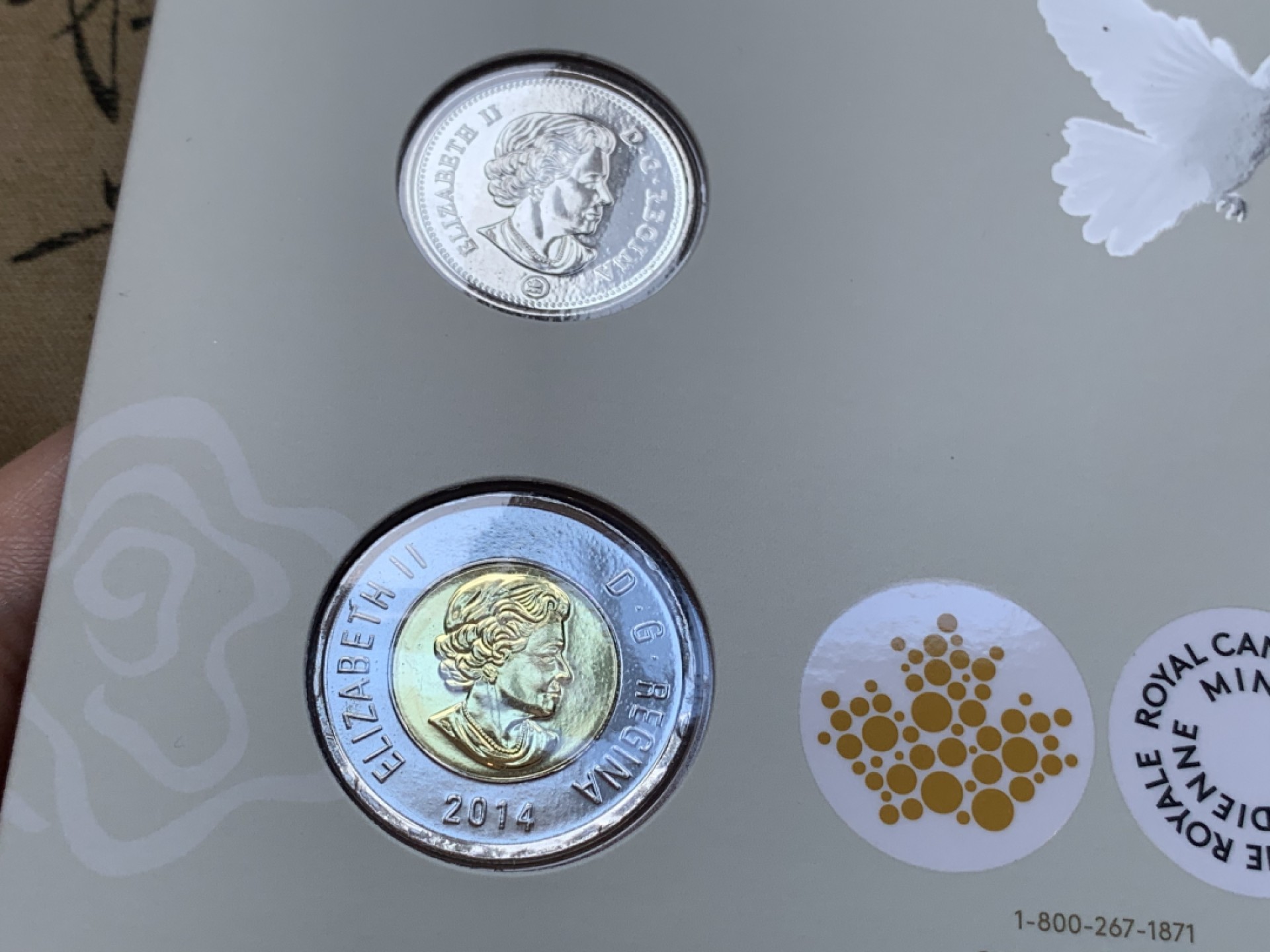 《竞宝斋》第74场-套币裸币专场 本周日，周一，周四.3场连拍（全场不限金额包邮） 2套 卡装 加拿大 2014年 五枚装套币 最大面值2元 原装塑料套子 完美状态